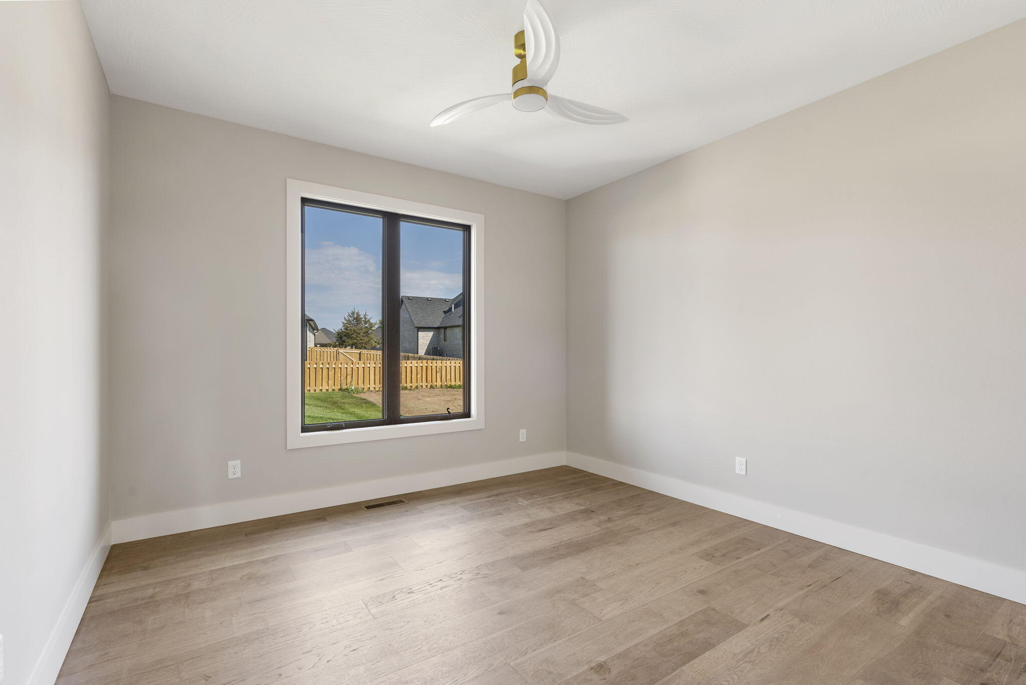 The Lakes Wild Horse - Residential