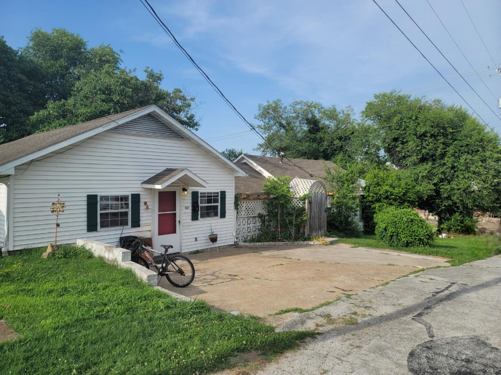 $179,900 buys both 323 S 6th & 601 W Maddux Taney Co has them as one unit. If you are seeking out a great investment opportunity then you need to look no further. This corner lot has two units. The first unit on 323 South 6th St. has 3 bedrooms & 1 3/4 bathrooms with approximately 1200 square feet. Included are refrigerator, stove, dishwasher, washer and dryer. The joining unit on 601 West Maddux has 2 bedrooms & 1 bathroom with approximately 900 square feet. Included are refrigerator, stove, washer & dryer. Both units have central HVAC. You could live in one unit and rent the other one out or continue making income with these already rented out units. The price is the TOTAL price which includes BOTH units. Inspections are welcome but it is being sold as is.