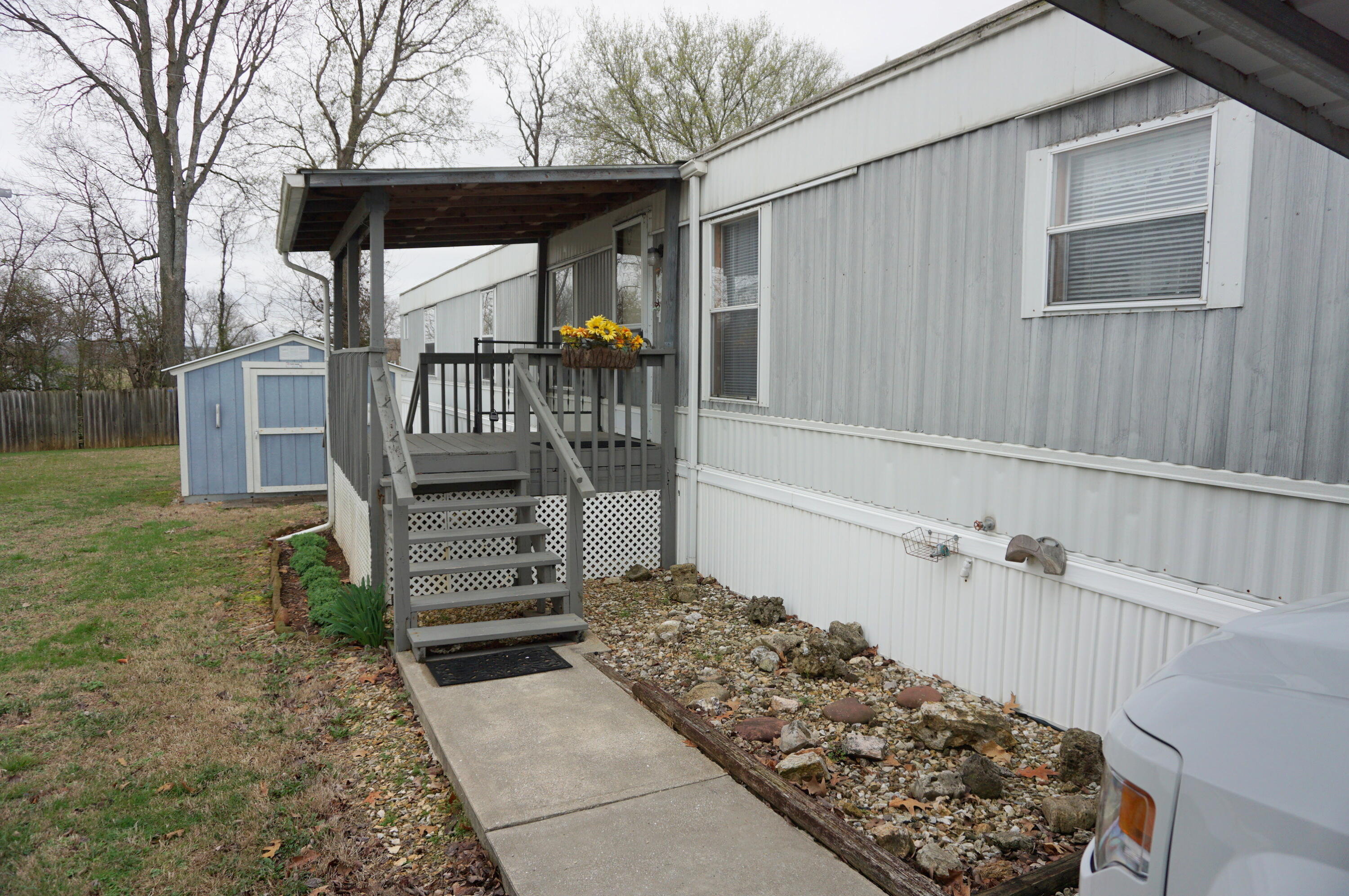 SUPER CLEAN AND VERY WELL CARED FOR .SPACIOUS ROOMS AND 2 FULL BATHS.LOCATED IN A WELL ESTABLISHED MOBILE HOME PARK WITH AN ON SITE MANAGER. REFRIG, DISHWASHER, STOVE ALL STAY PLUS A NICE 10X10 SHED AND A CARPORT FOR 2 CARS.