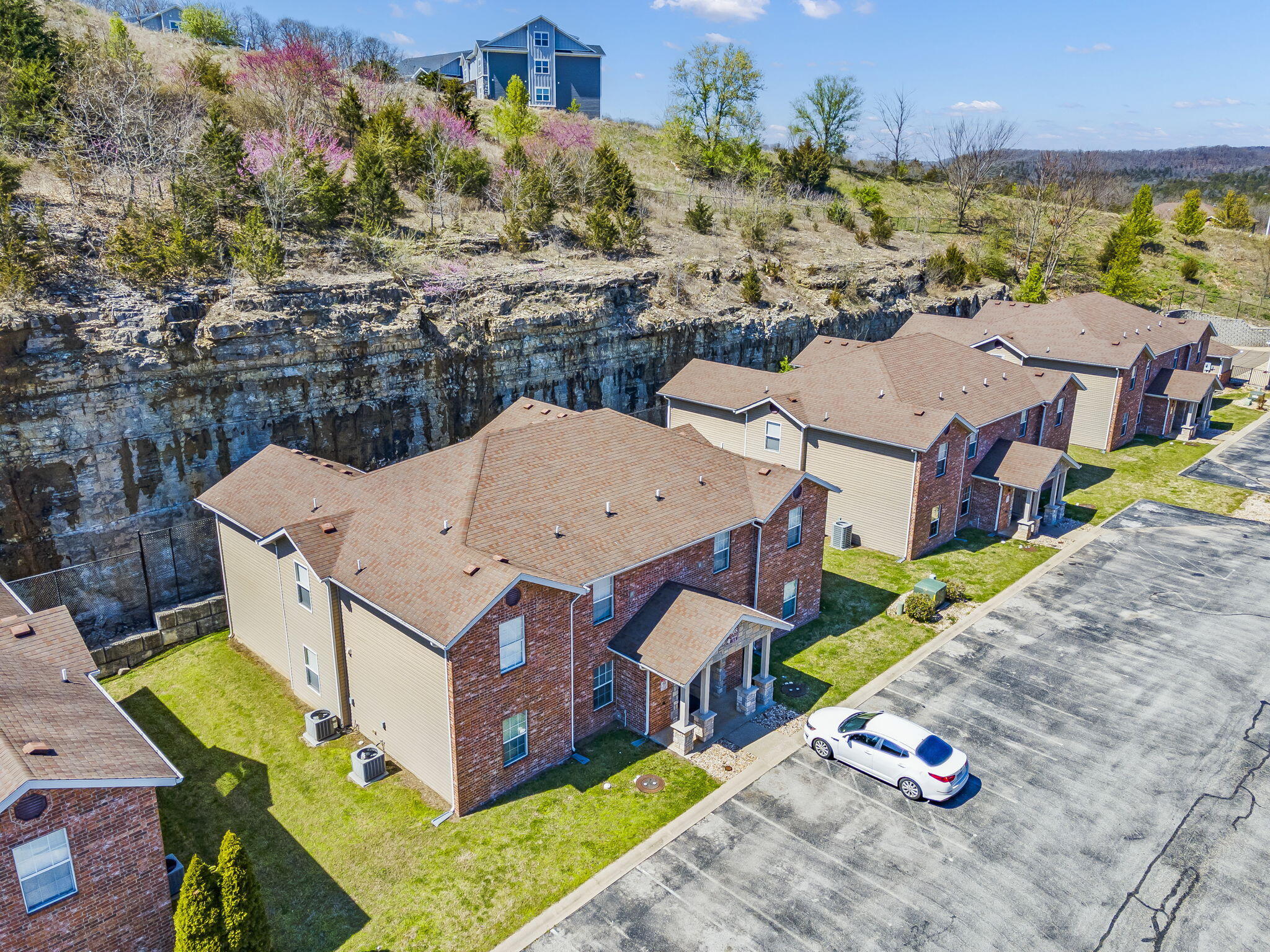 The Vineyard Condominiums - Residential