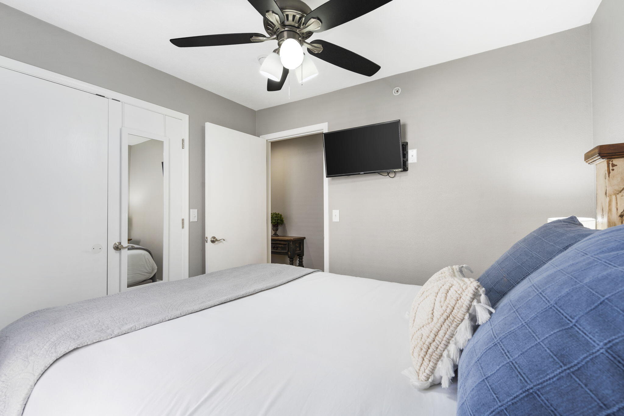 The Vineyard Condominiums - Residential