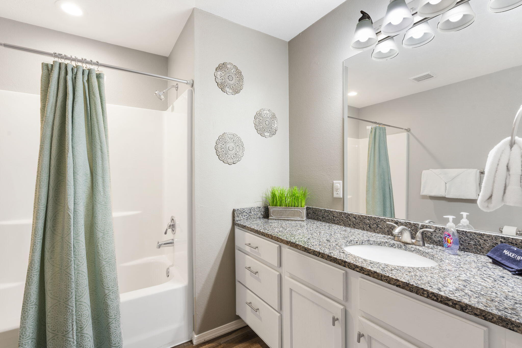The Vineyard Condominiums - Residential