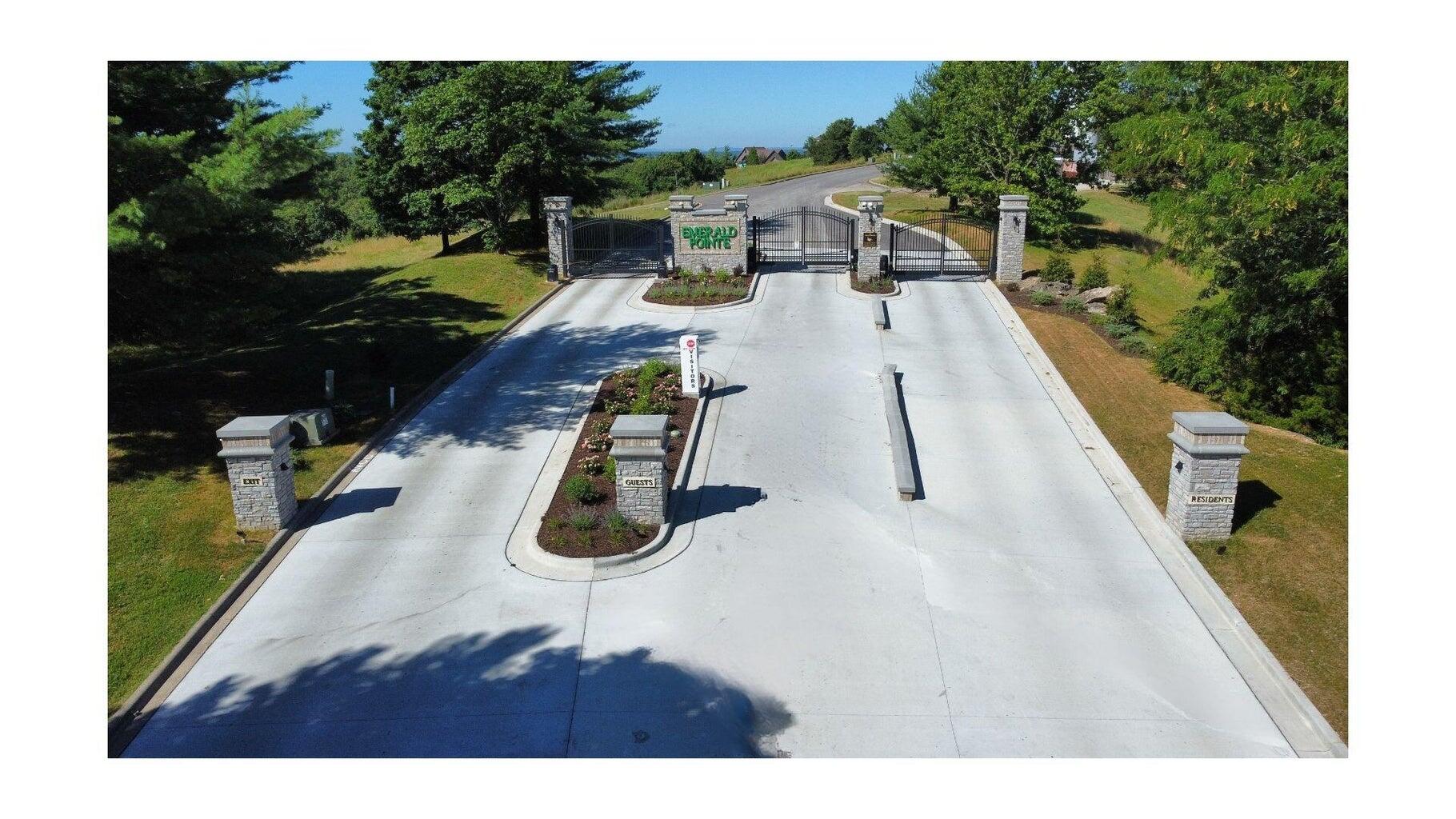 Emerald Pointe - Residential