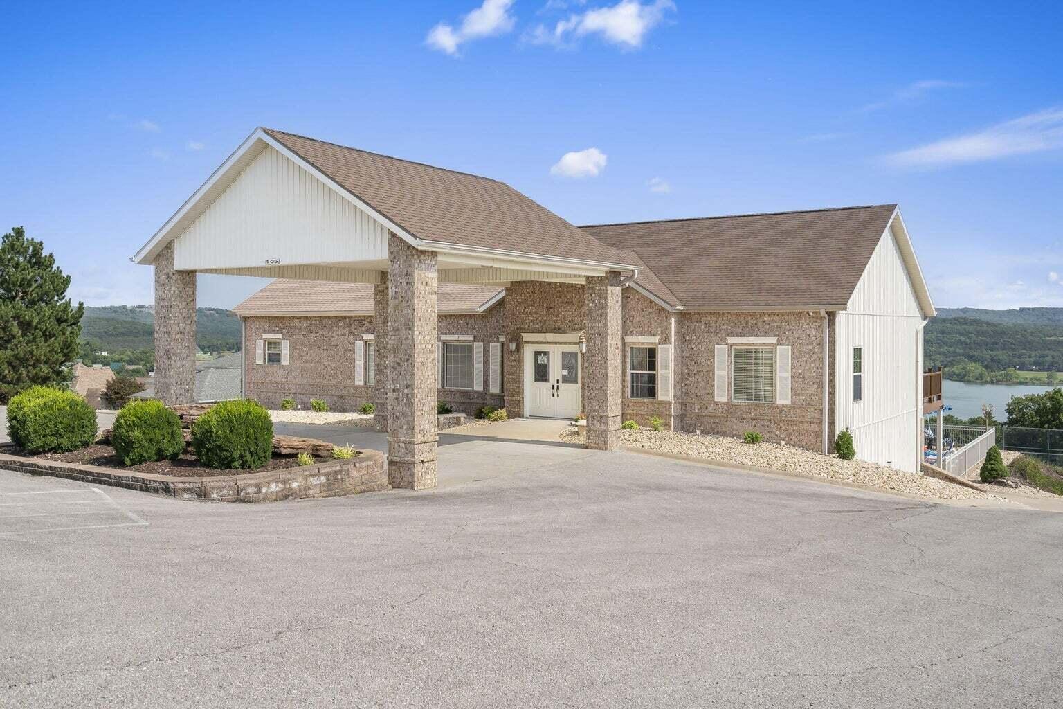 Emerald Pointe - Residential