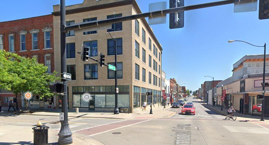 For Sale - 324 Park Central West. Lofts, Retail & Office Mixed Use 16,810sf. Remolded in 2005, 9 Lofts 3 per floor. Three 1 BR 1 Bath Three 2 BR 1 Bath and Three 2 BR 2 Bath. Full kitchens and washer & dryers. Two City-Owned parking garages about one block away with free parking. Lots of natural light, elevator service to all floors. Poured concrete, dry, basement with an average of 8.5 ft ceiling height.