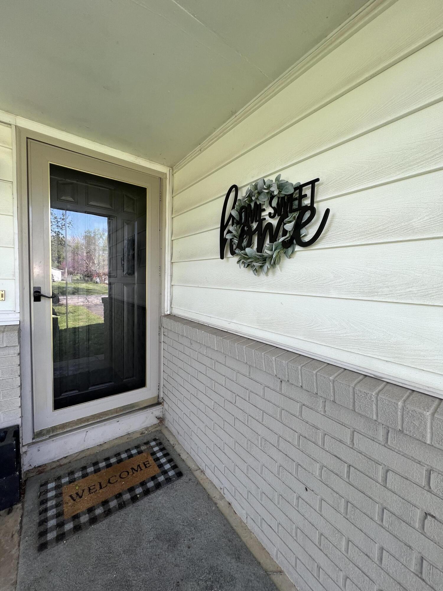 Welcome Home! This Spacious 3 bed, 2 bath, 2 car garage home is move in ready! With Bonus room that could be used as a 2nd Living Area, formal dining room, or whatever your heart desires. Located in a great location with a large corner lot! Bonus room has wood burning fireplace. Home is located in highly desired Willard School District.