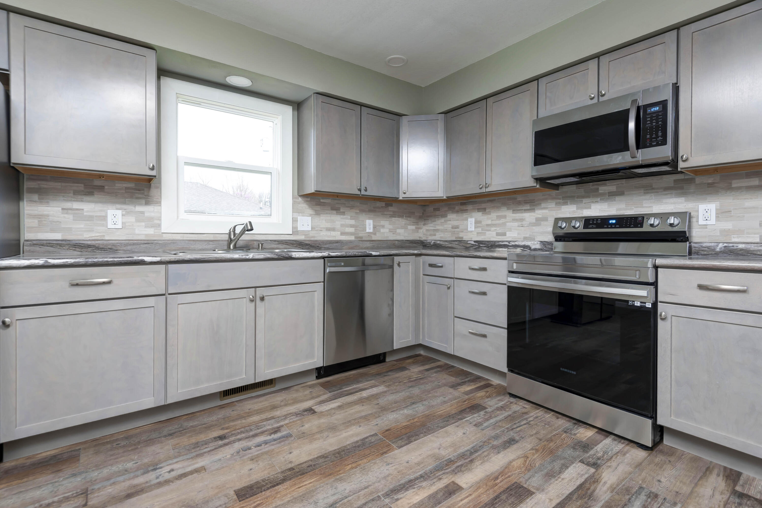 Corner-Robertson - Residential