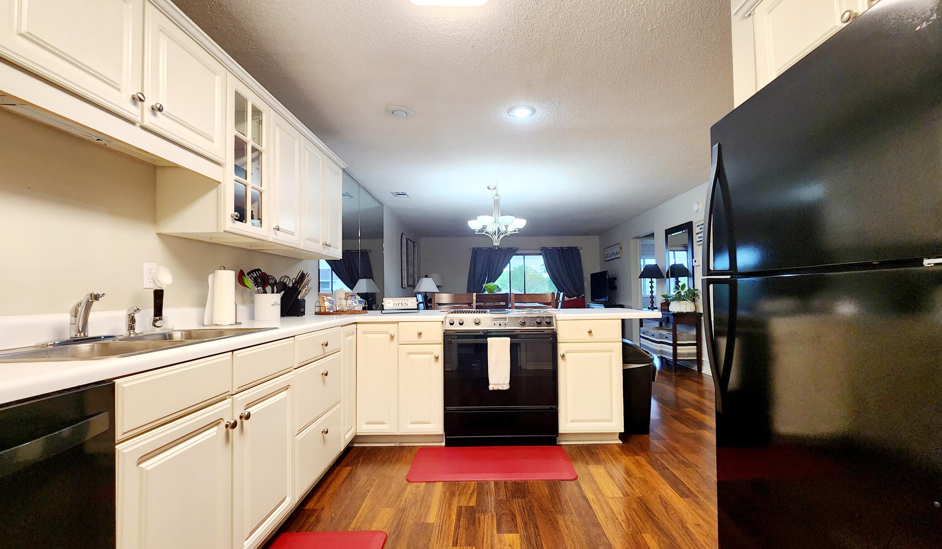 Pointe Royale Condos - Residential