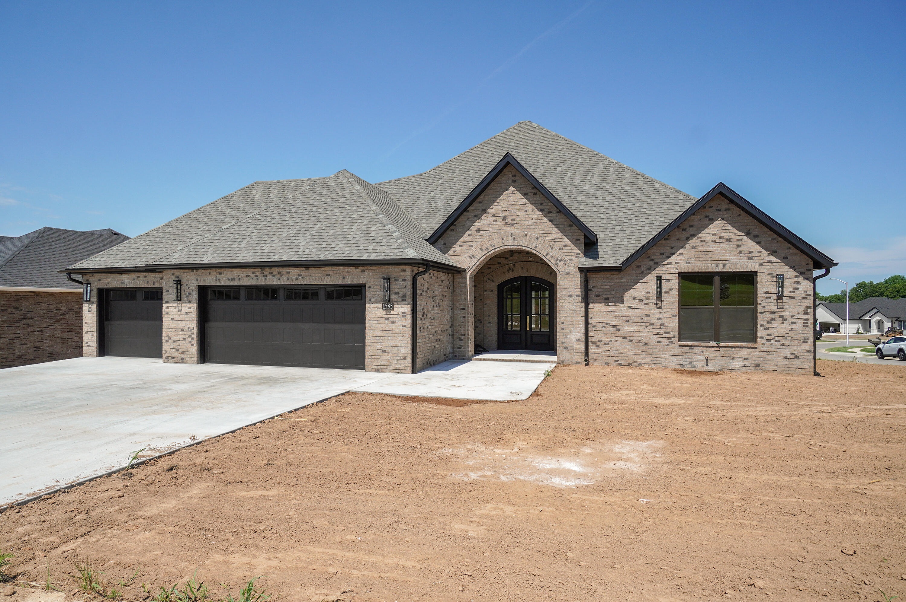 Take a look at this brand new home in Lakes of Wild Horses subdivision! This 4 bedroom, 3.5 bath has a modern and stunning design! You will love all the custom work, designer fixtures, exquisite details not to mention the open floor concept and high ceilings! This home is located in a very desirable neighborhood with great schools, just minutes away from restaurants and shopping! Call for a showing today, this home is ready to be loved!