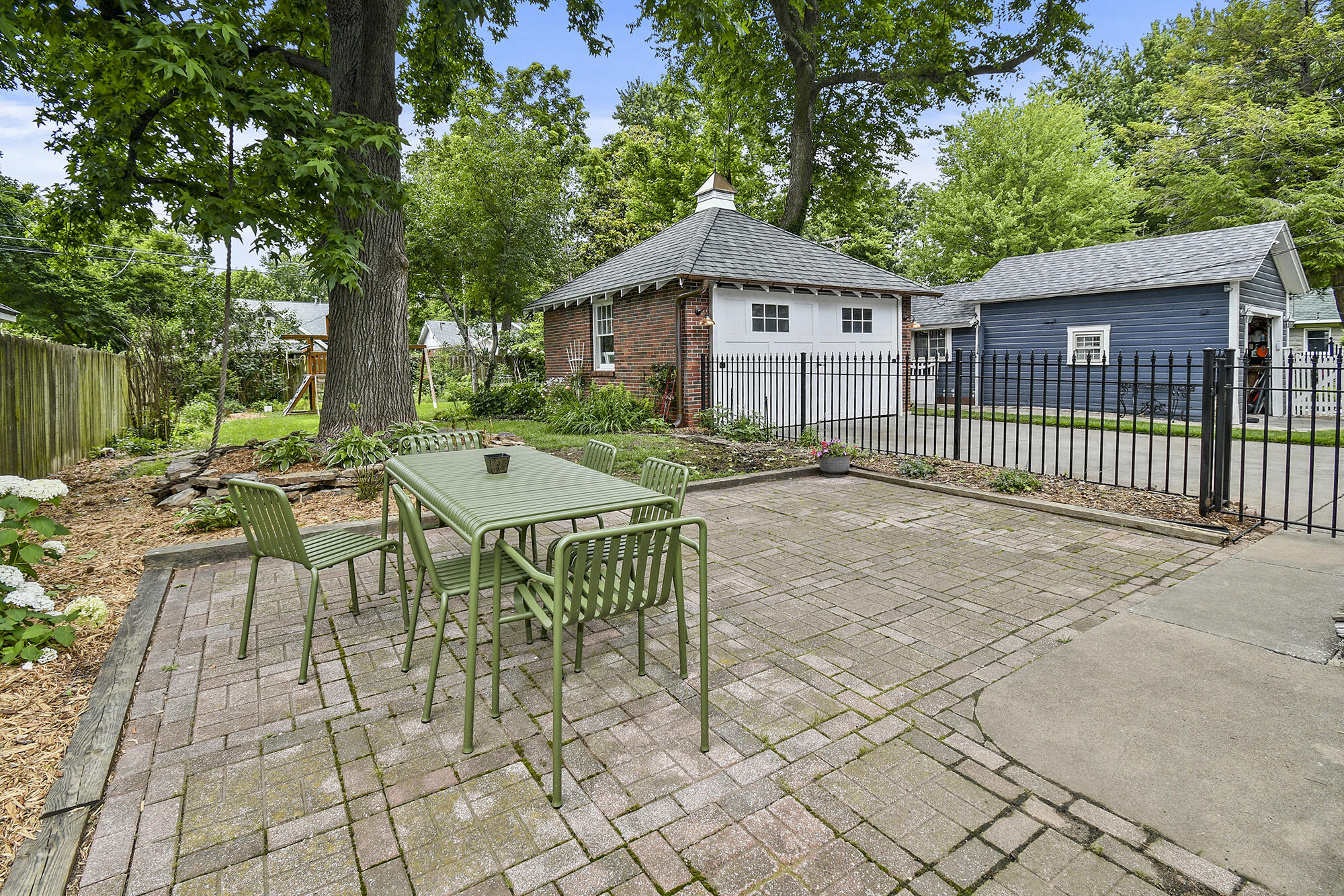 Pickwick Place - Residential