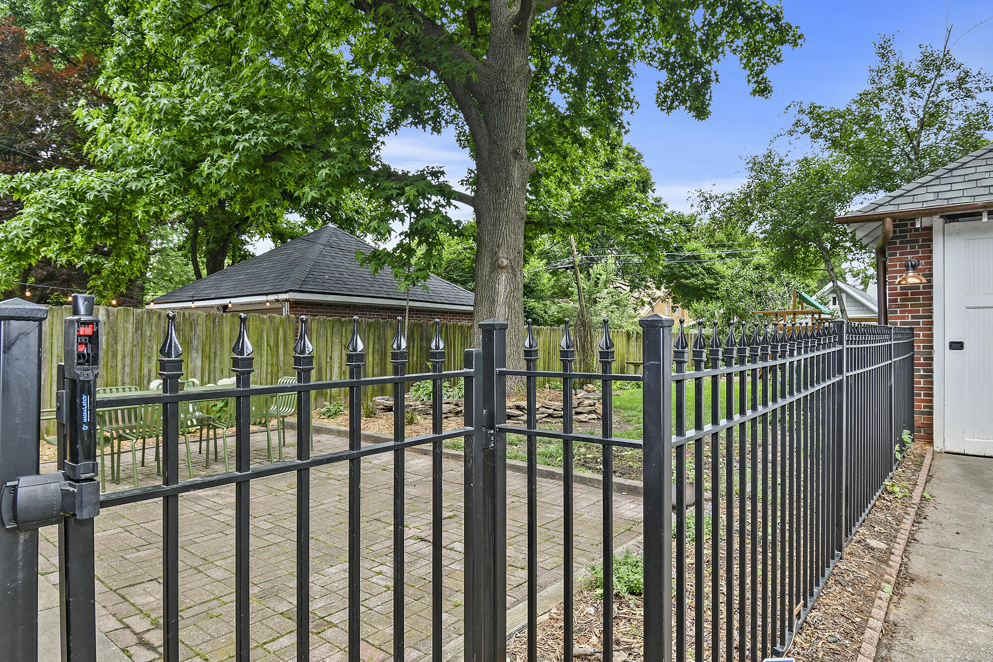 Pickwick Place - Residential