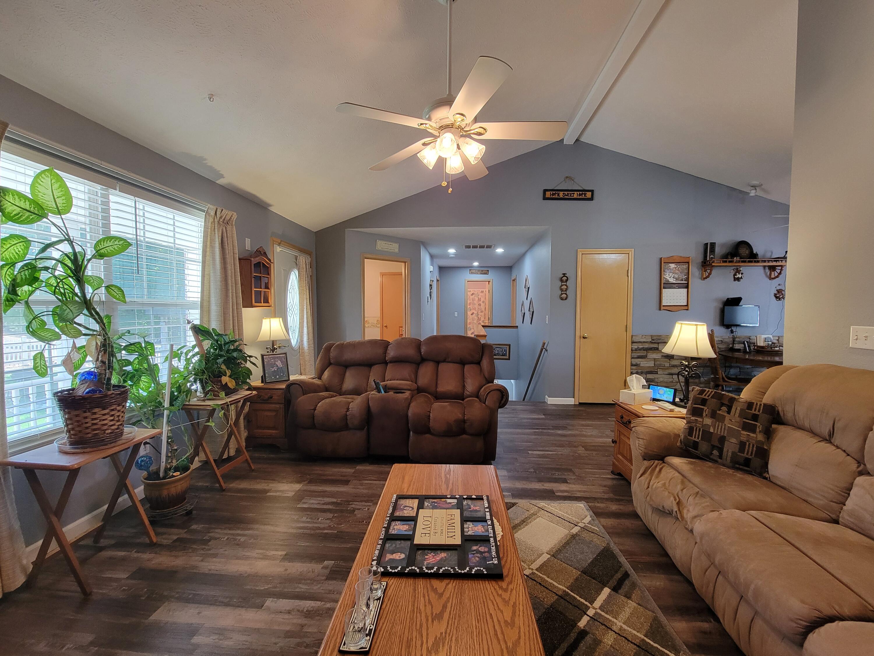 Apple Ridge Est - Residential