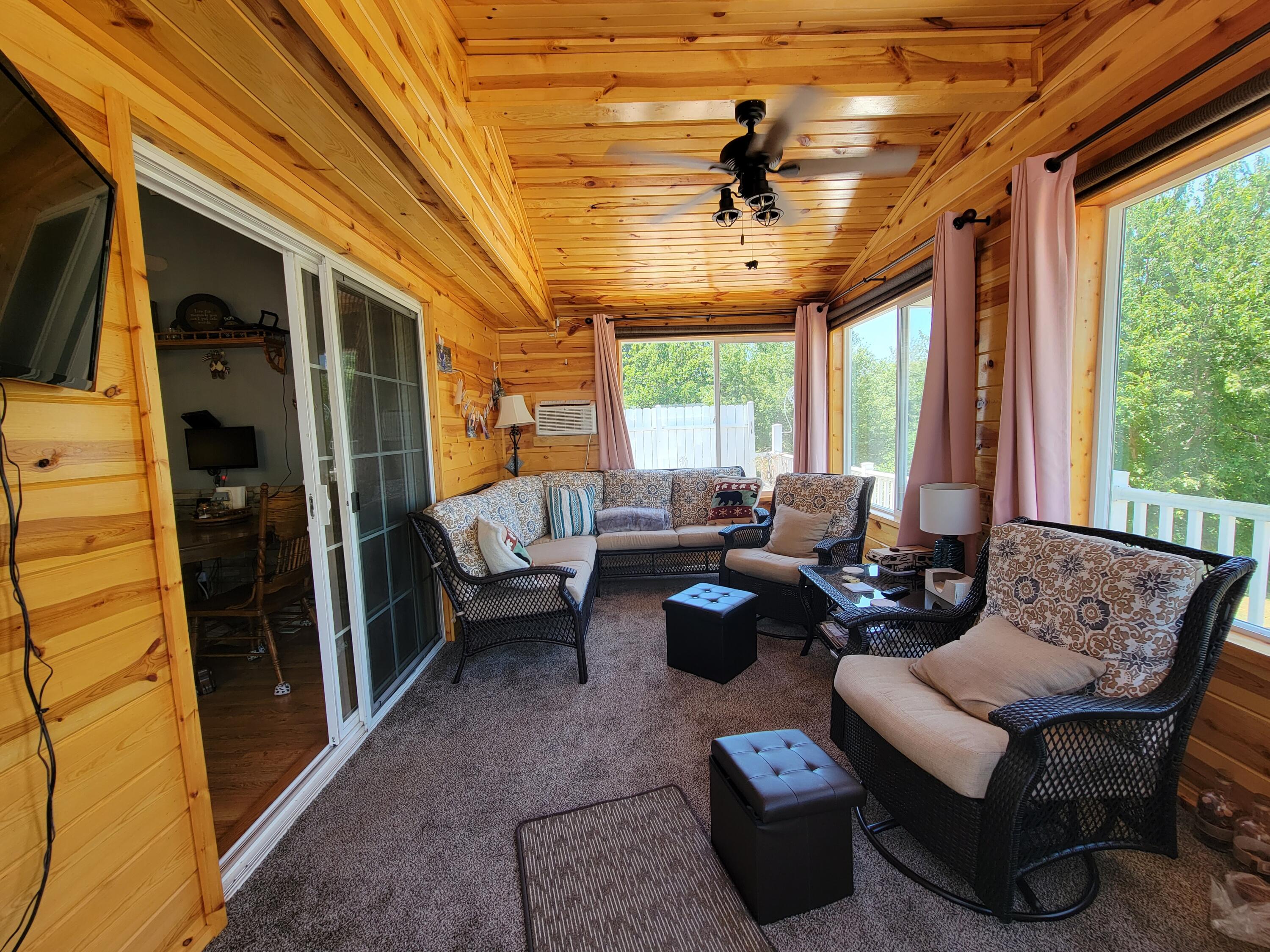 Apple Ridge Est - Residential