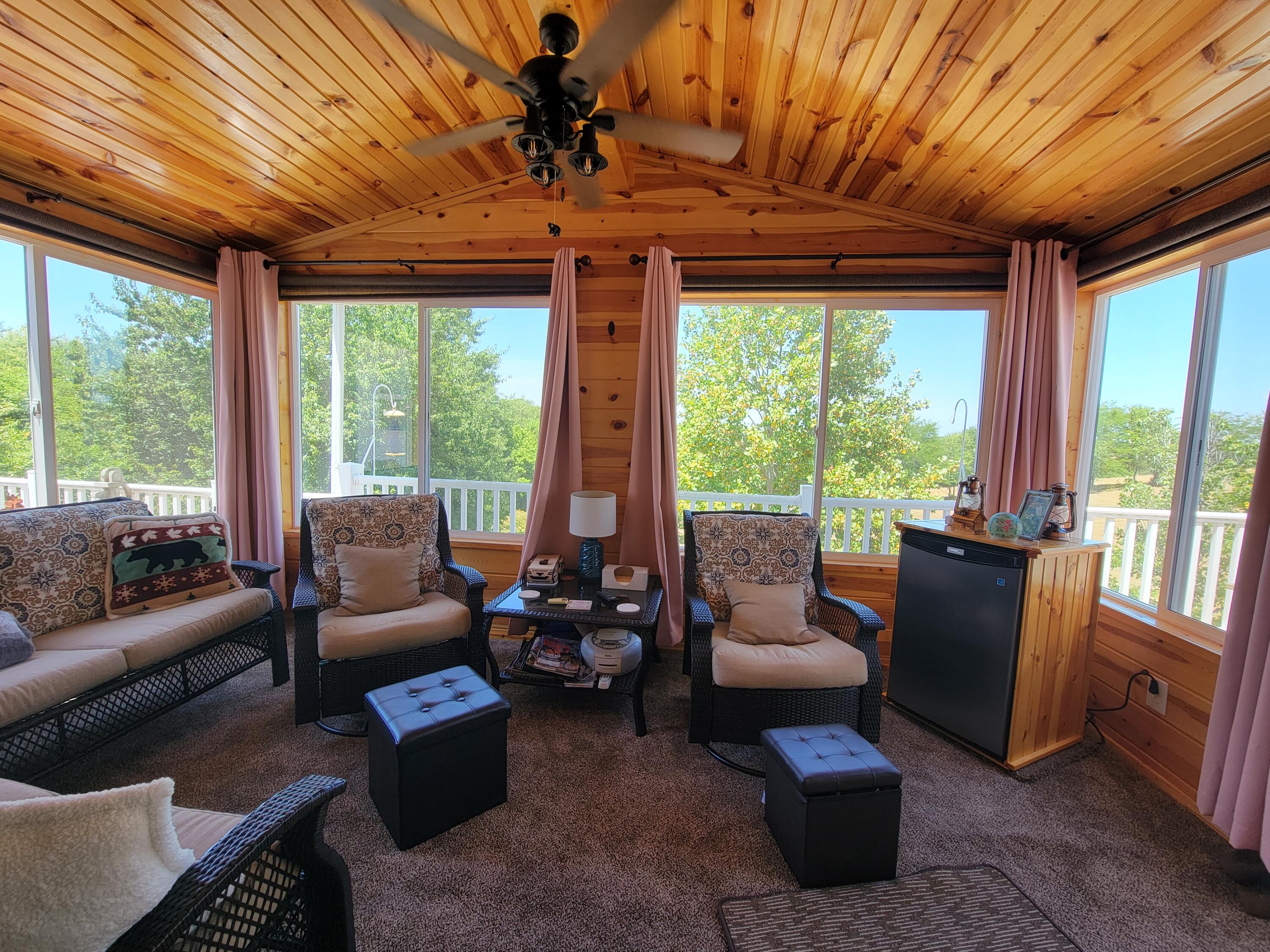 Apple Ridge Est - Residential