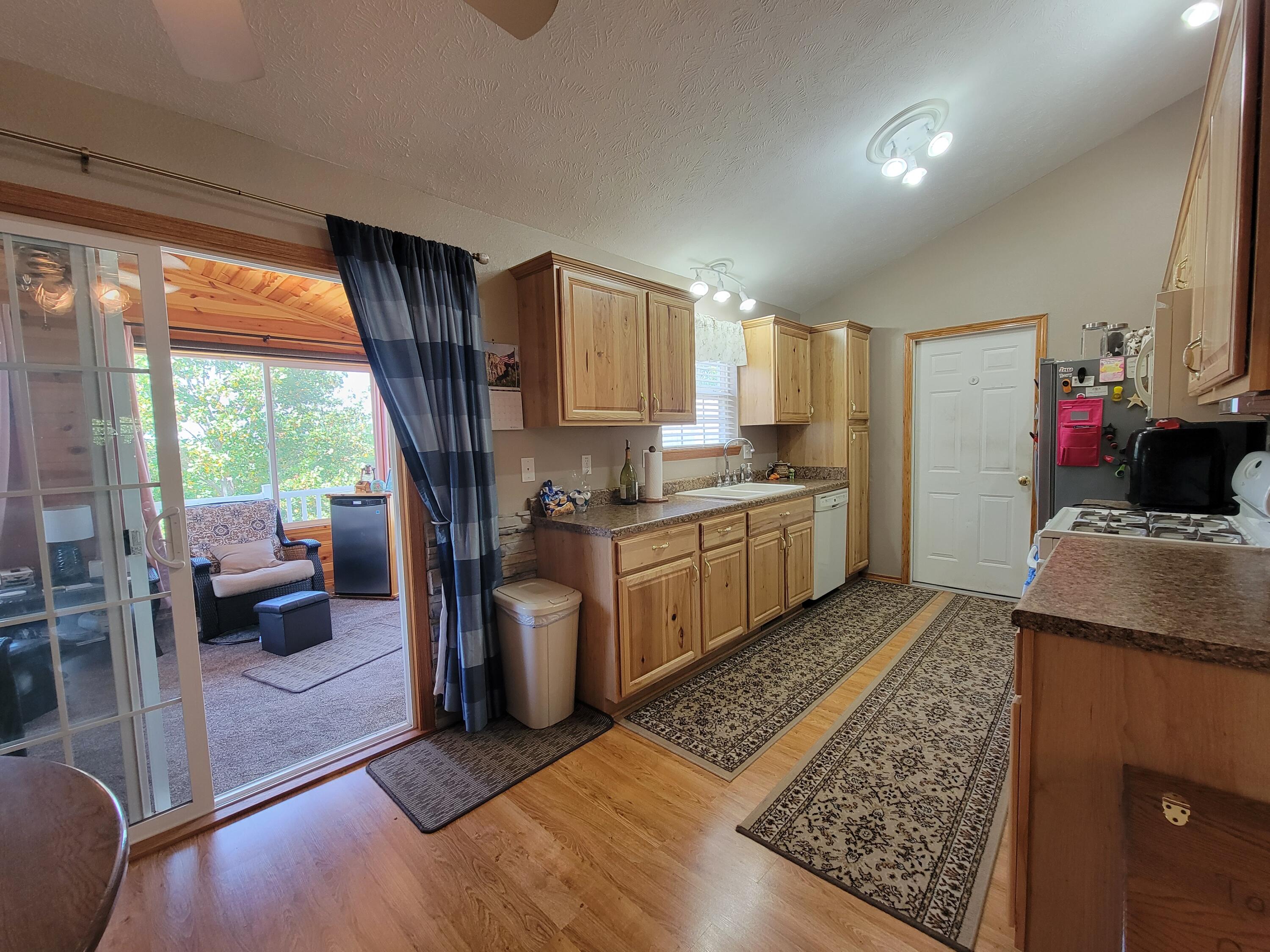 Apple Ridge Est - Residential
