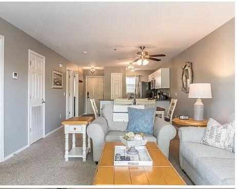 Beautifully remodeled 2/2 condo. Active NR completely turnkey!