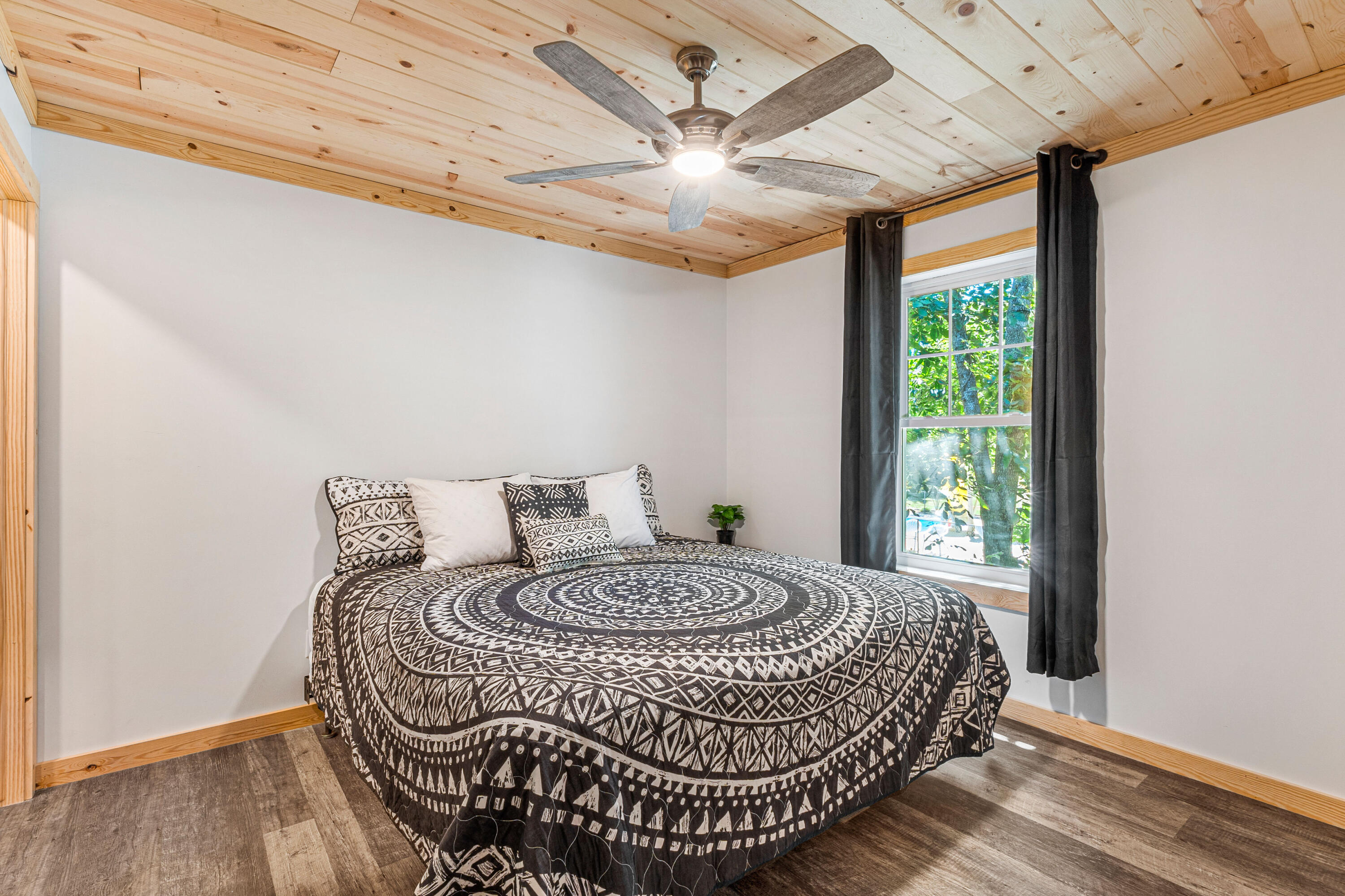 Valley View Beach - Commercial Sale