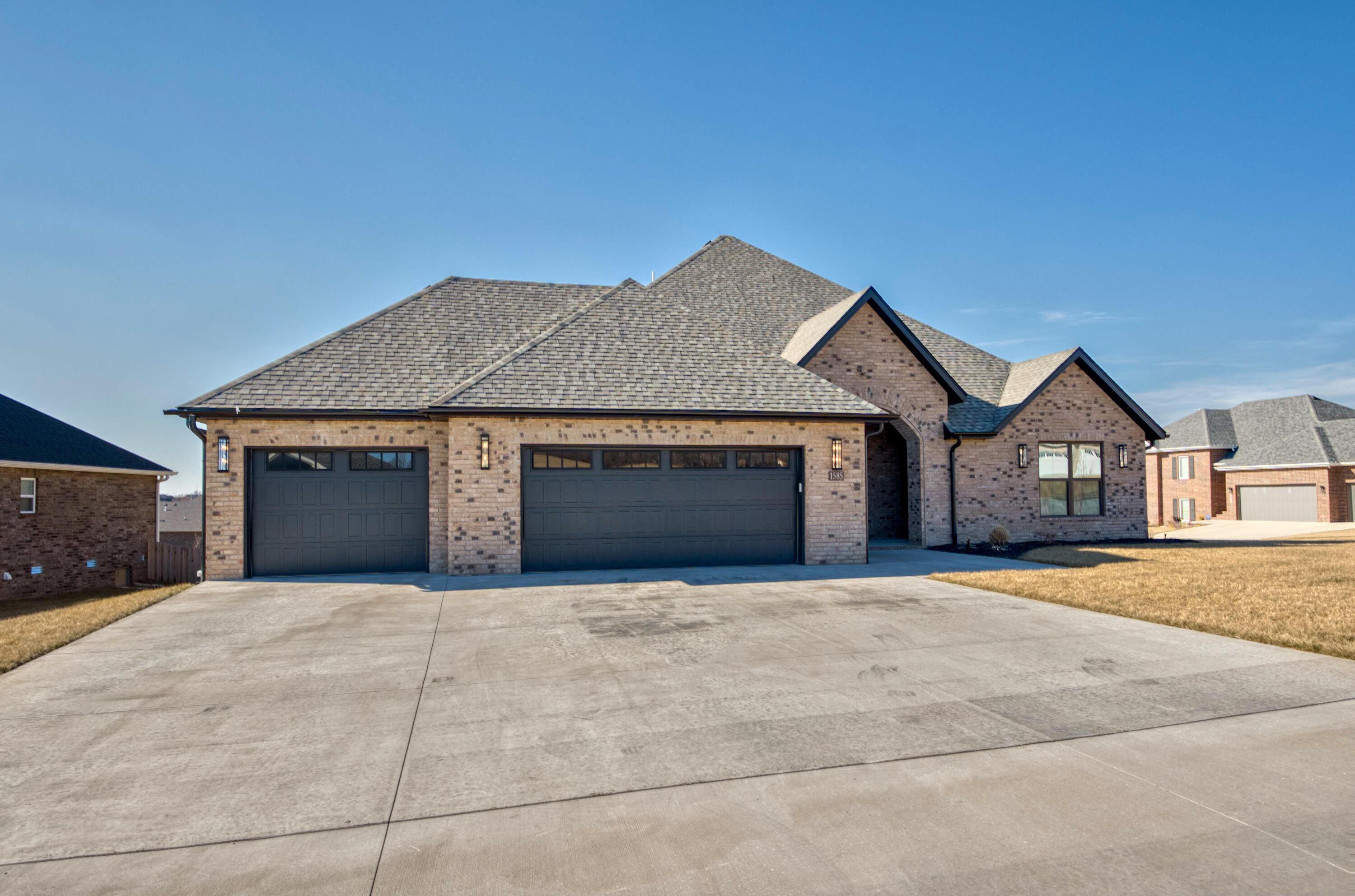 The Lakes Wild Horse - Residential