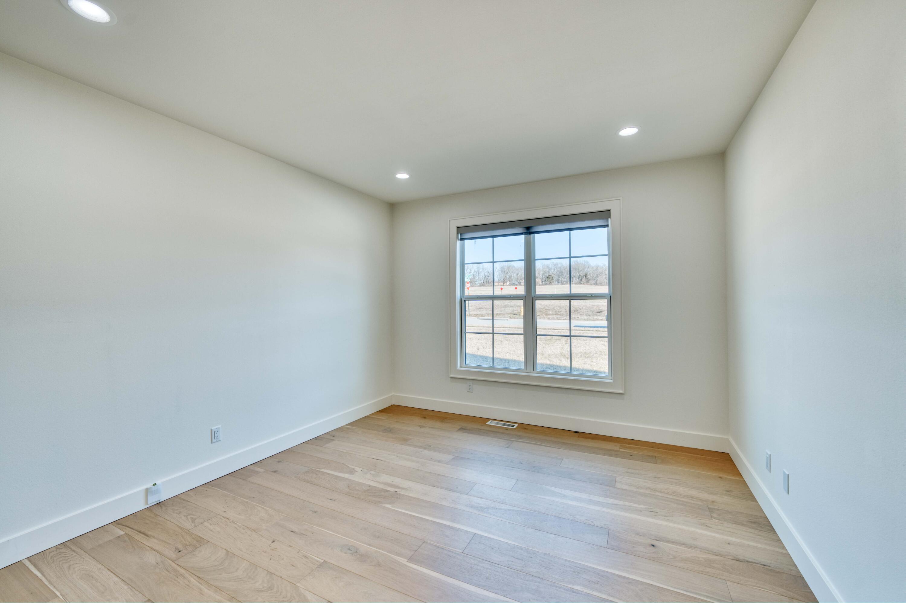 The Lakes Wild Horse - Residential