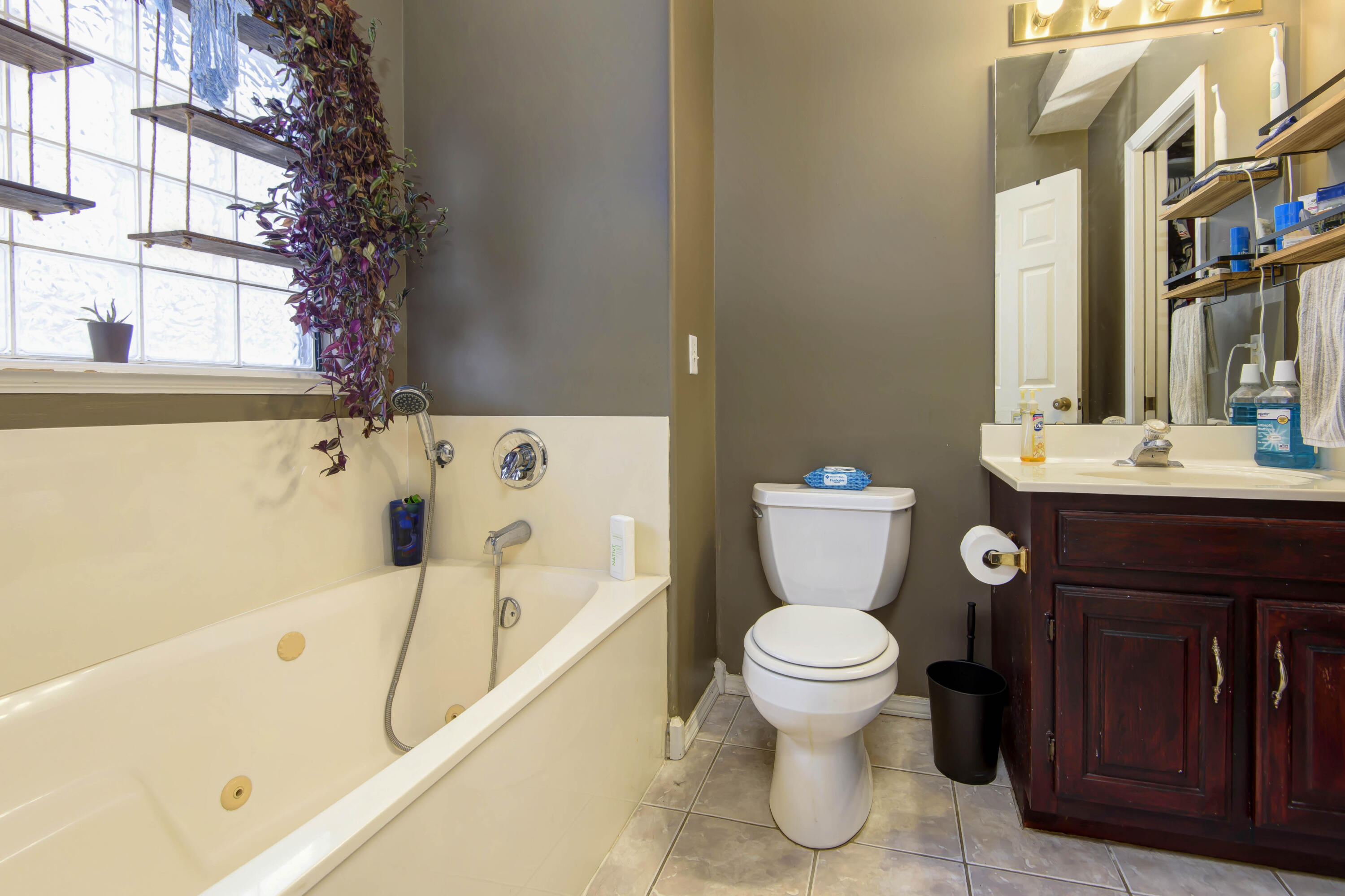Twelve Oaks Est - Residential
