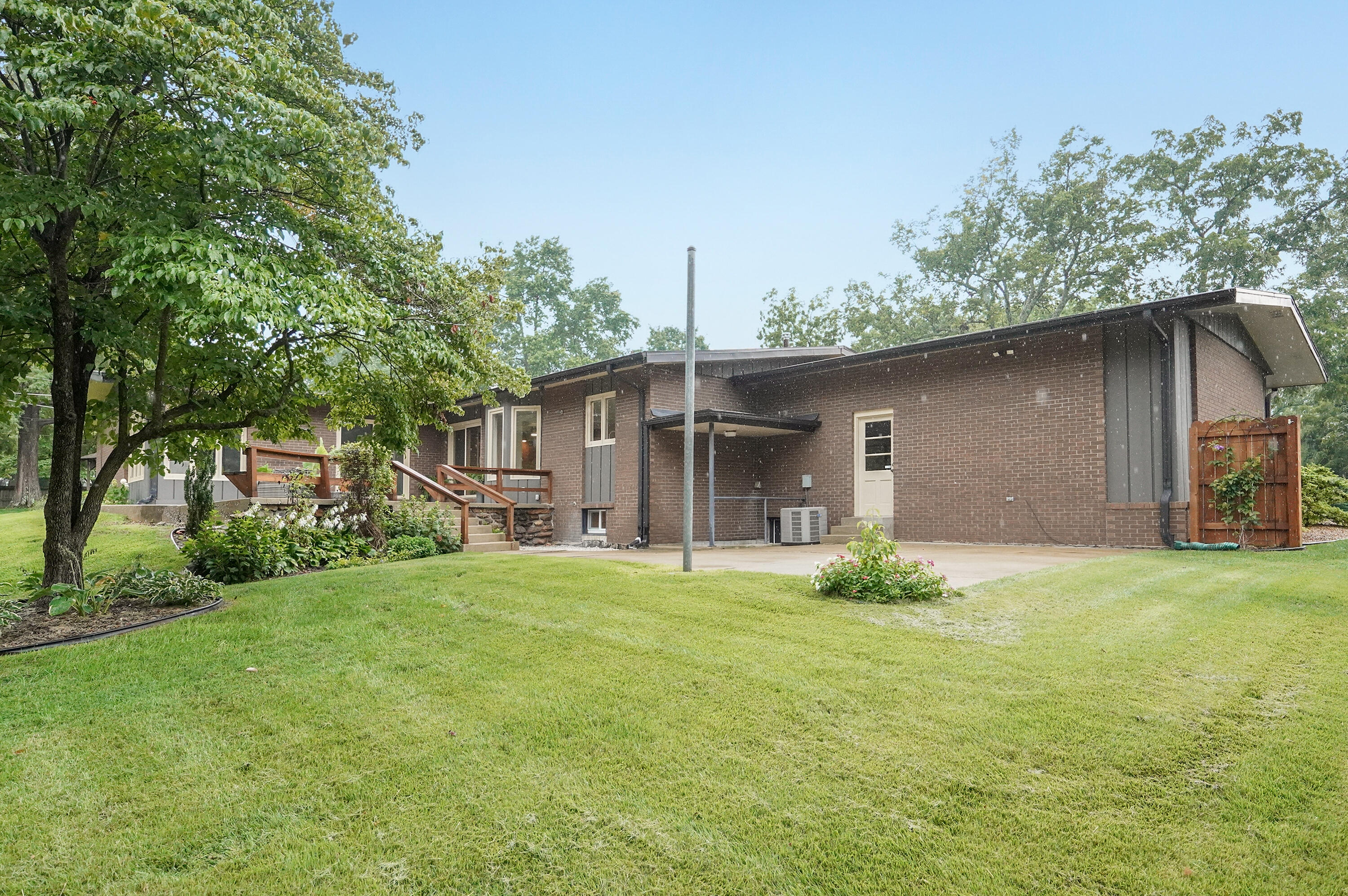 Brentwood So - Residential