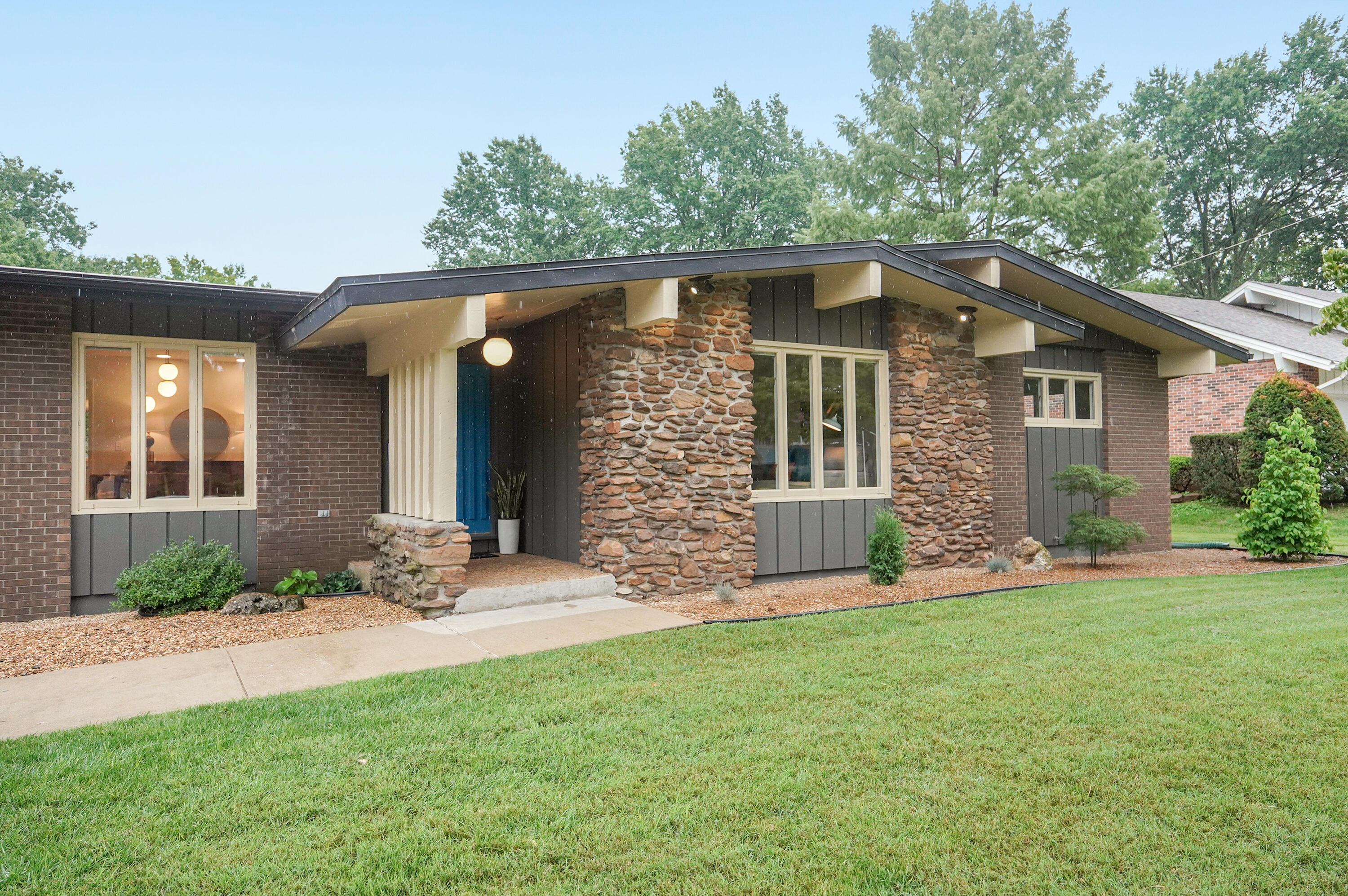 Brentwood So - Residential