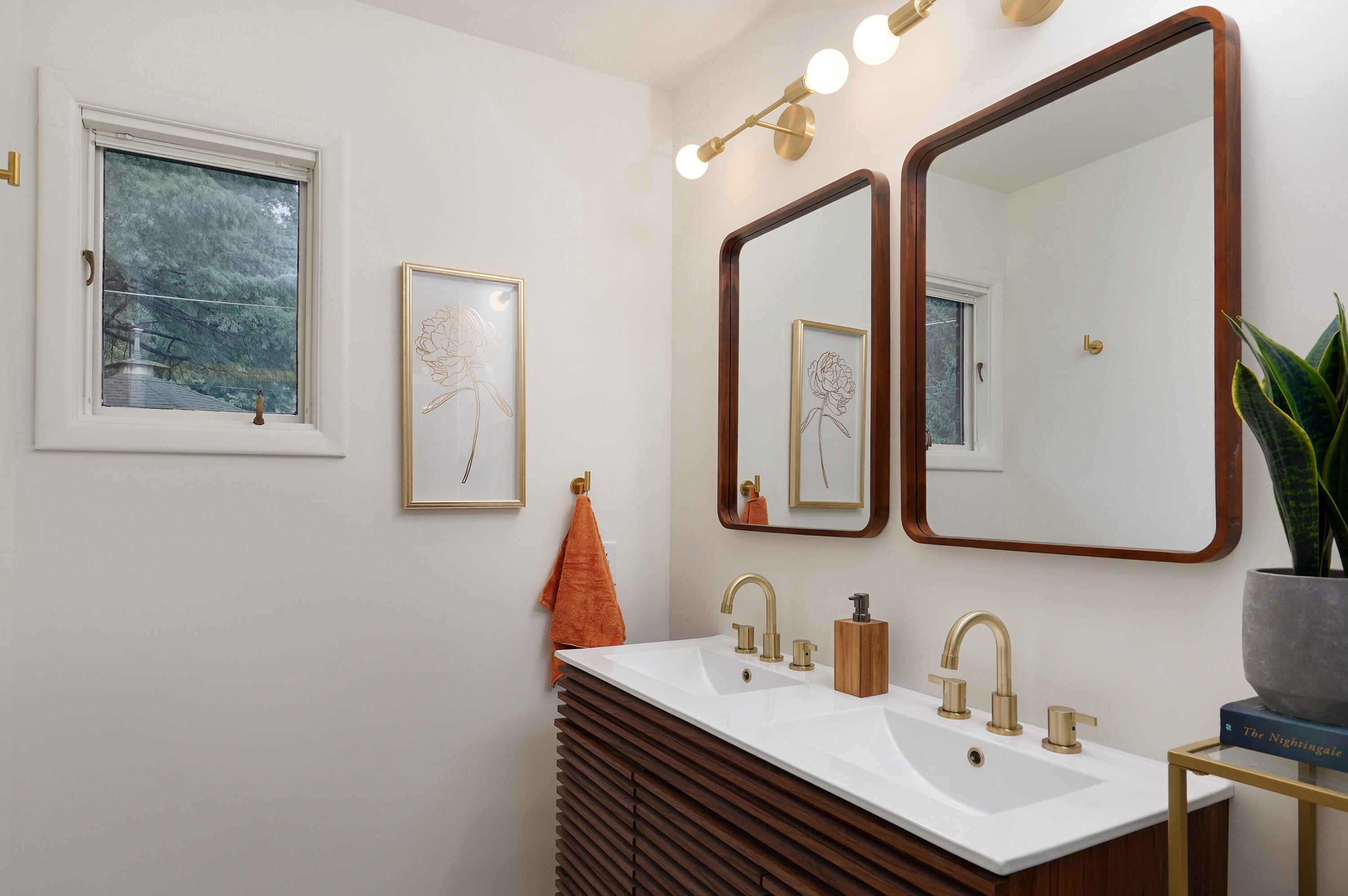 Brentwood So - Residential
