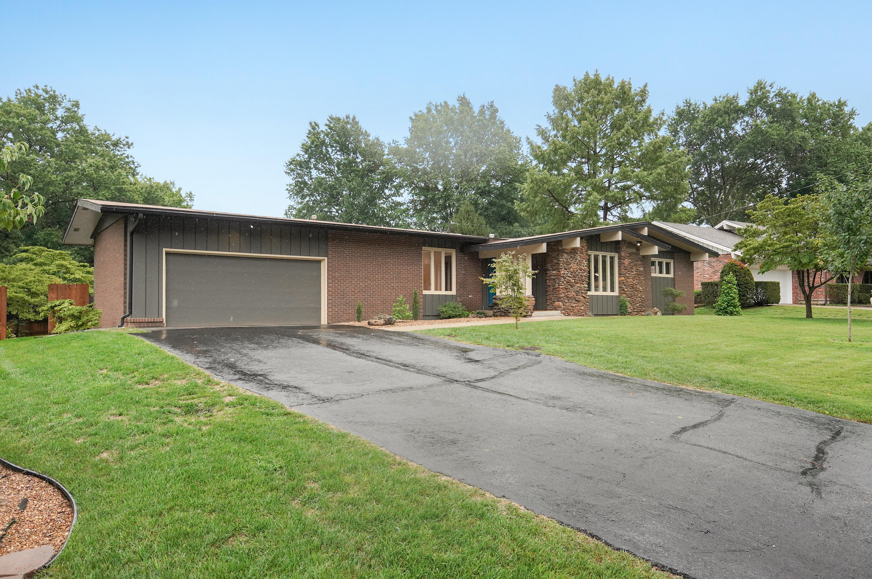 Brentwood So - Residential