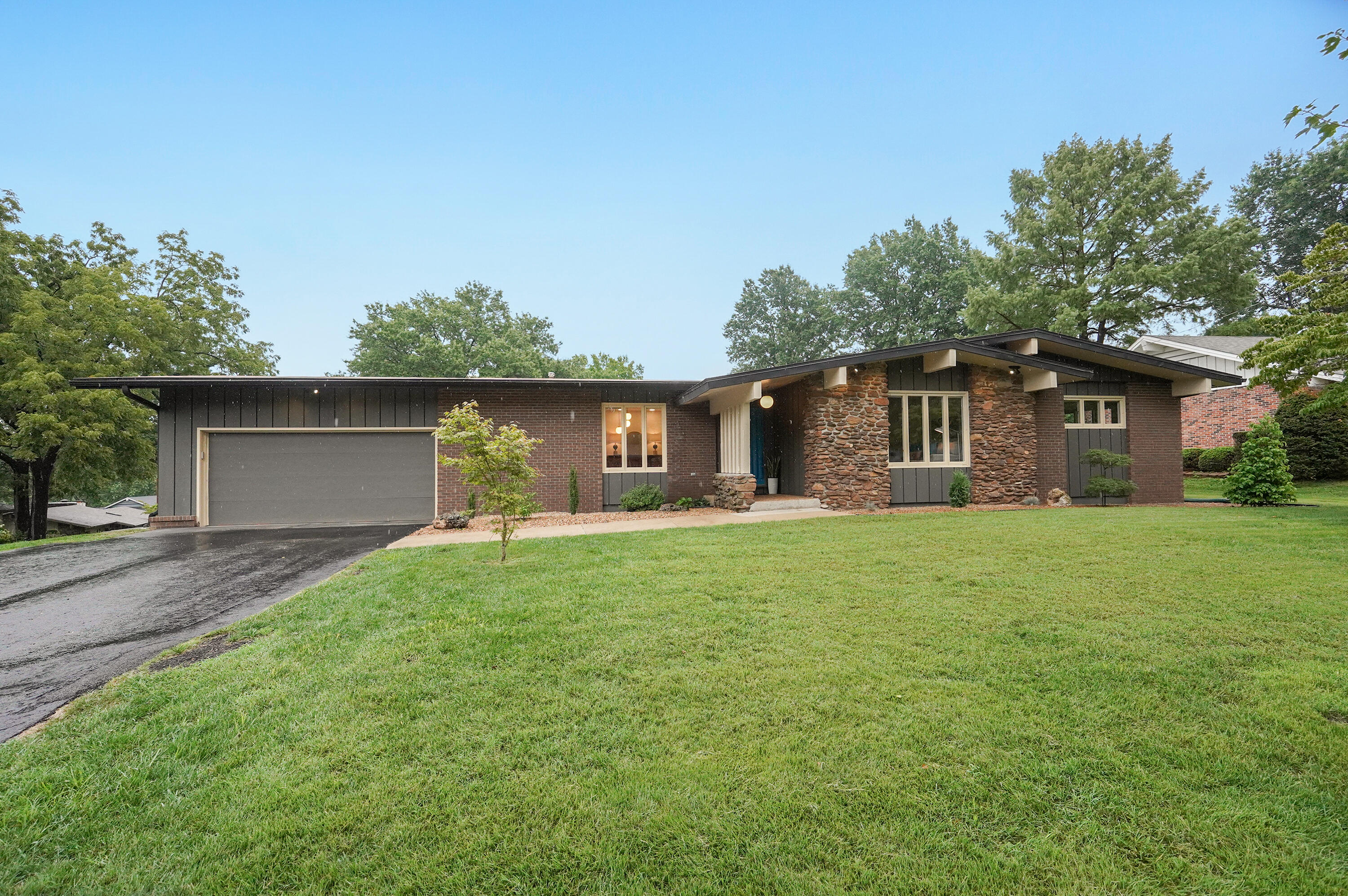 Brentwood So - Residential