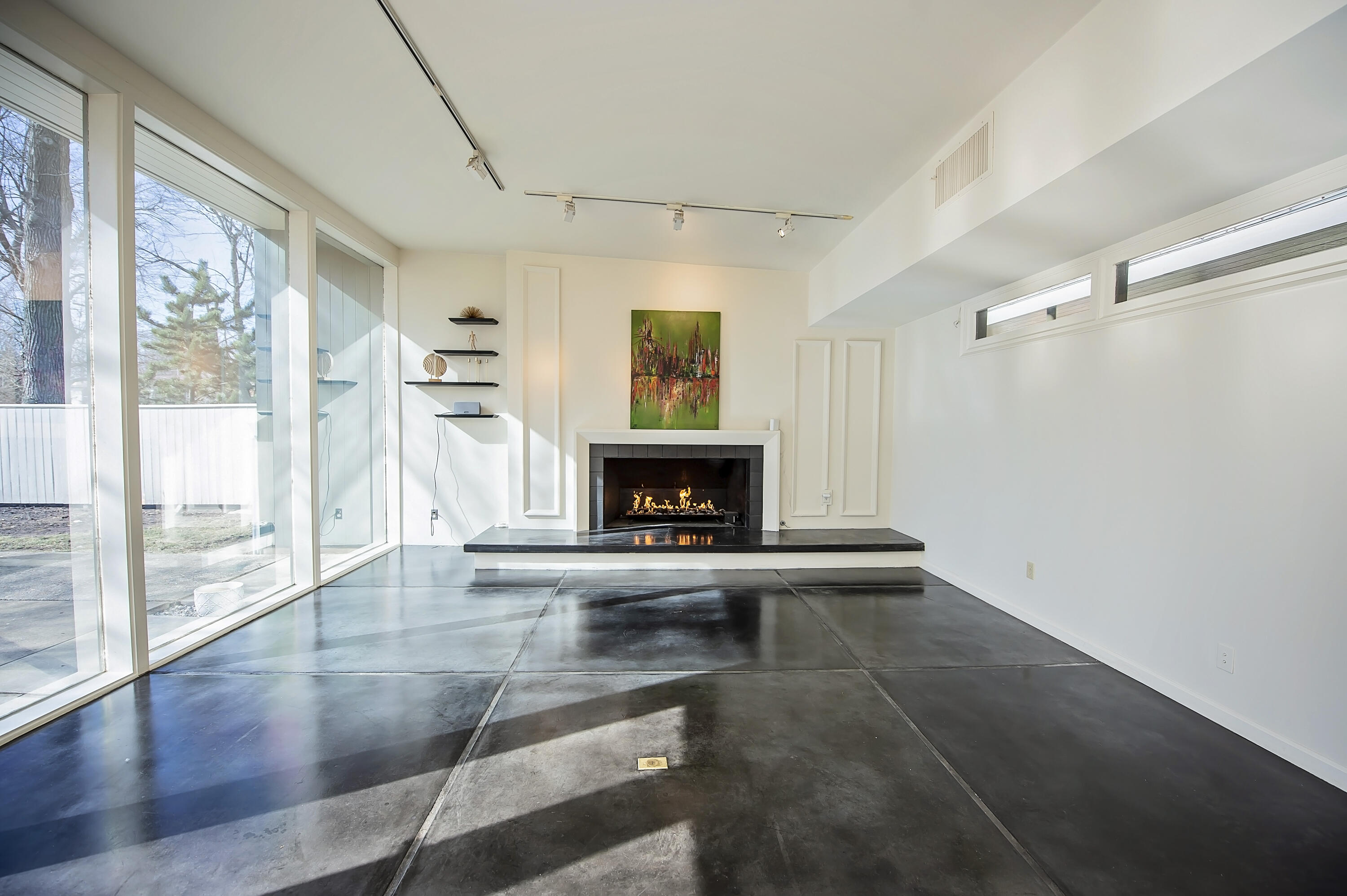 Dougland Terr - Residential