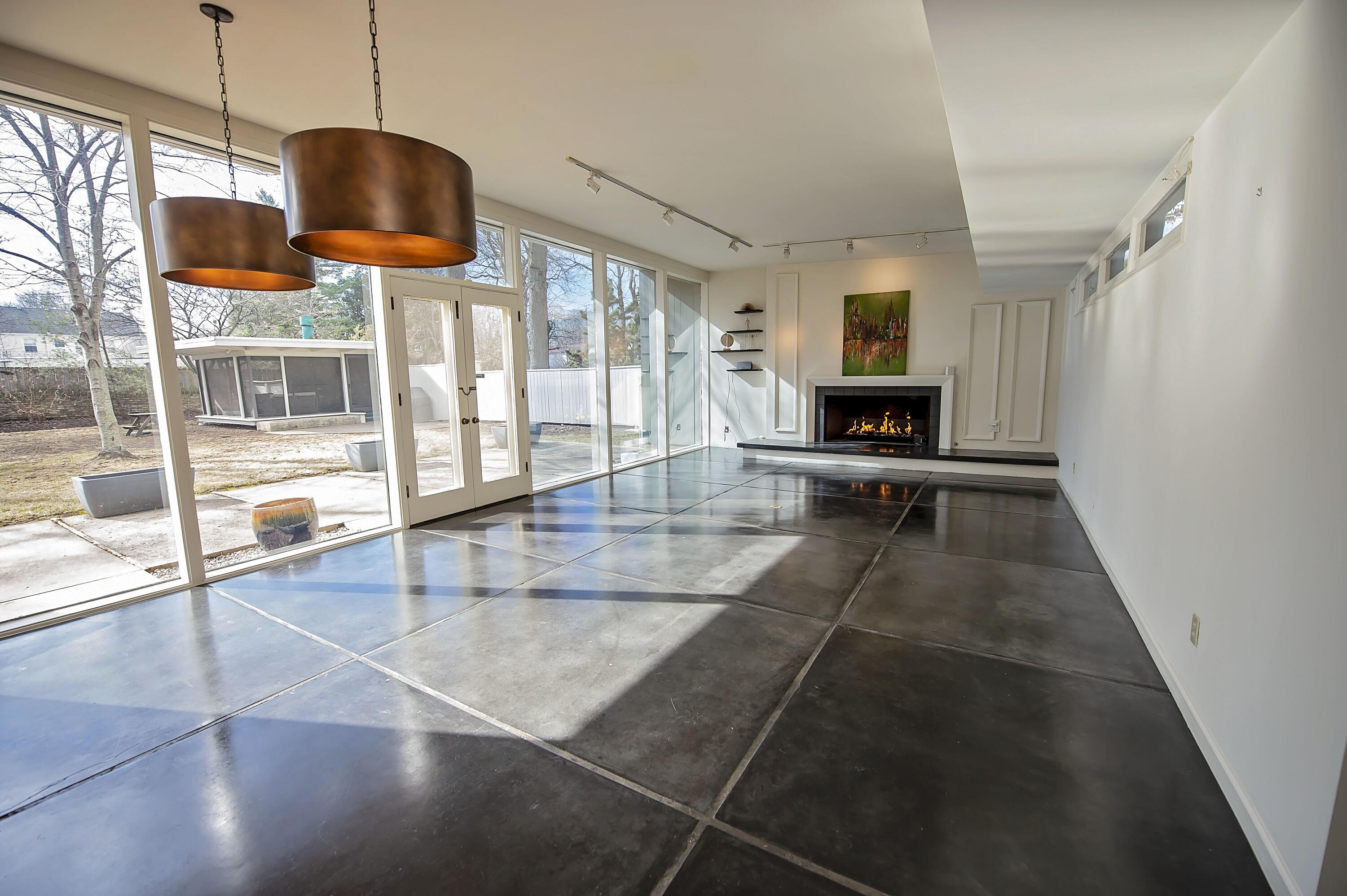 Dougland Terr - Residential