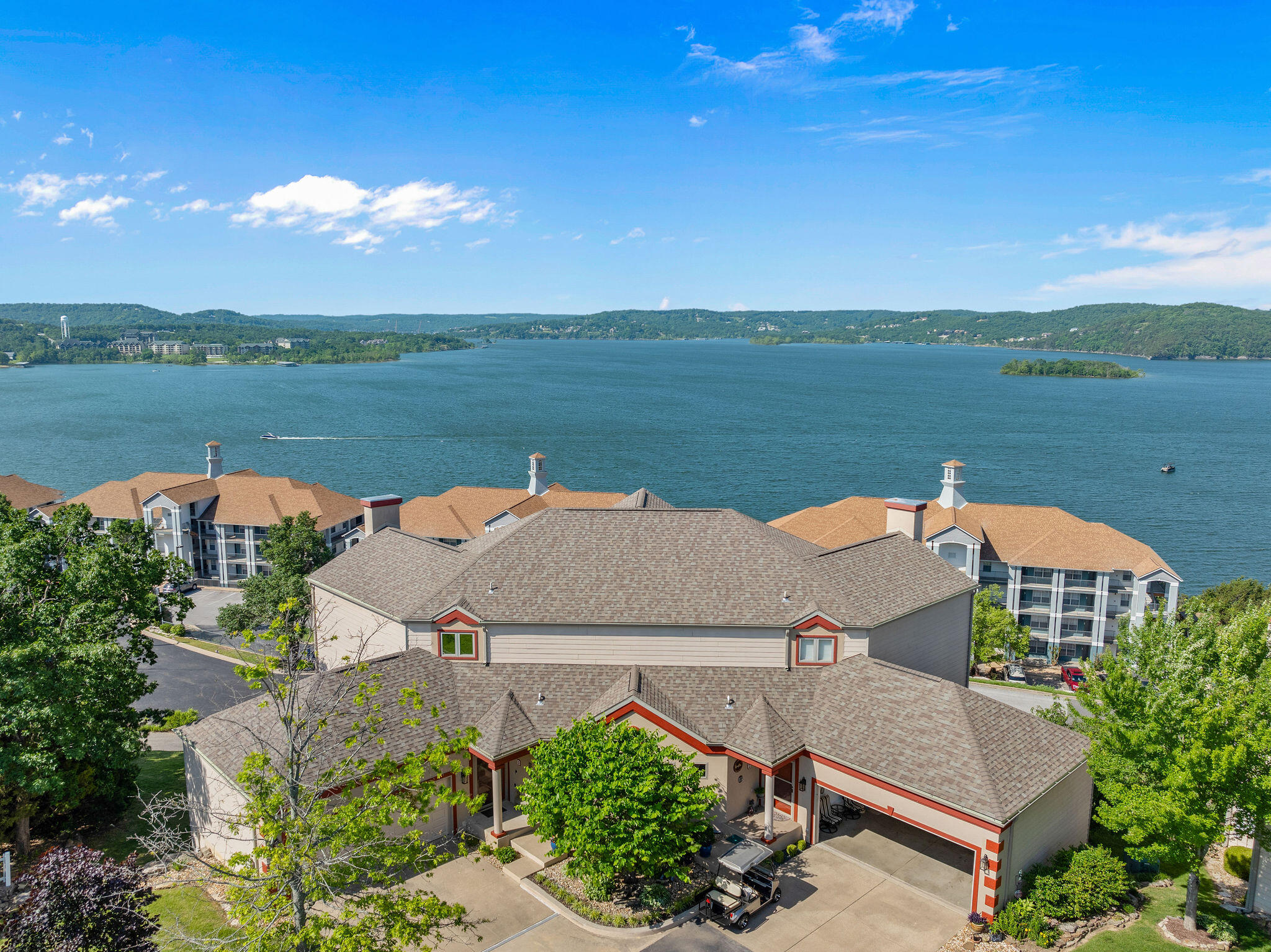 Emerald Point Villas - Residential
