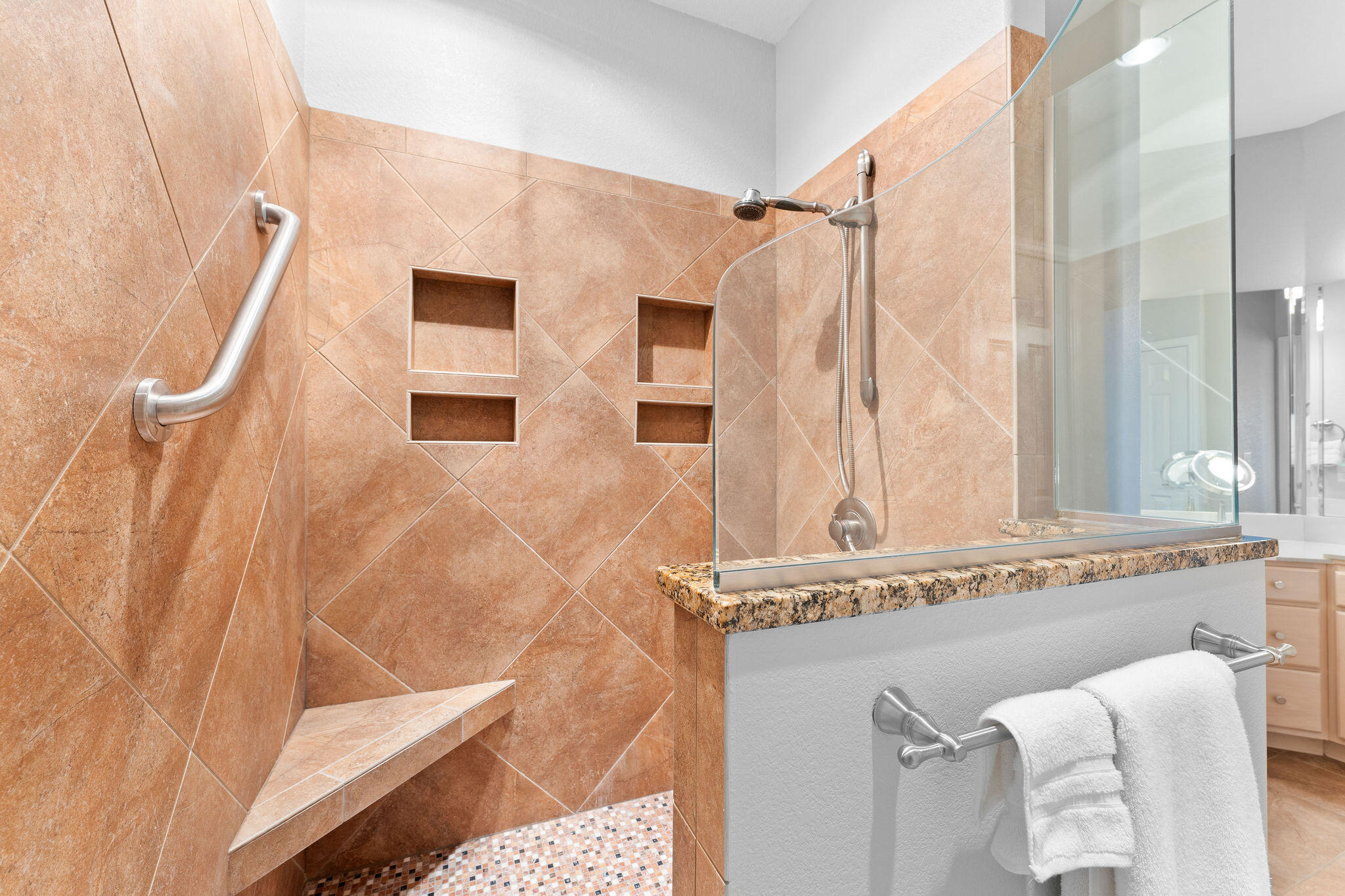 Emerald Point Villas - Residential