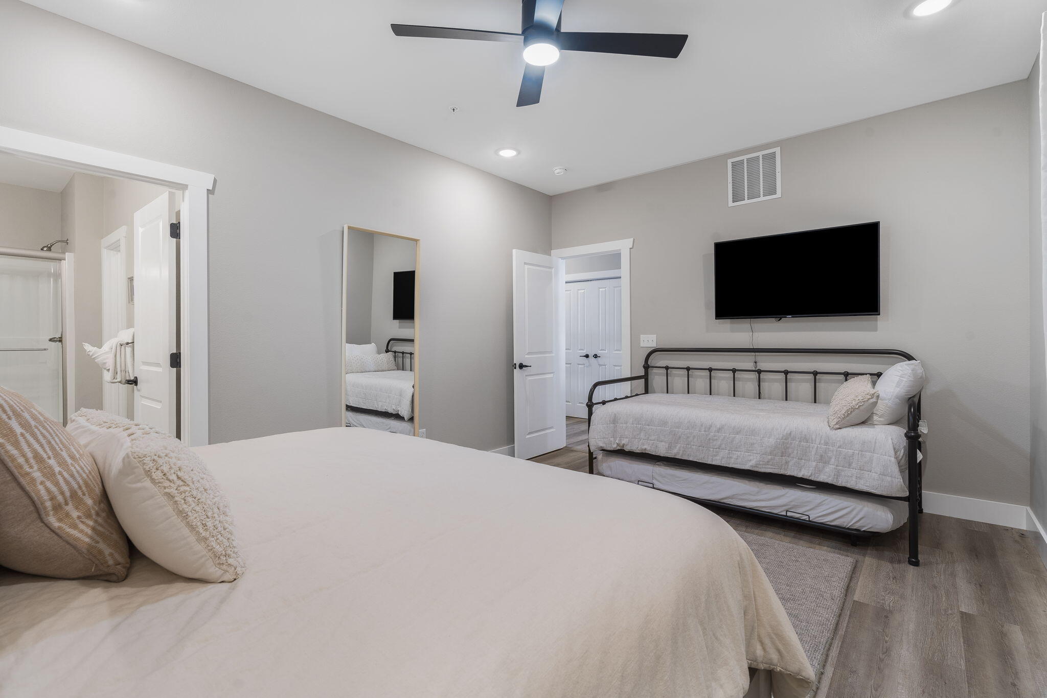 Crowne View Estates - Residential