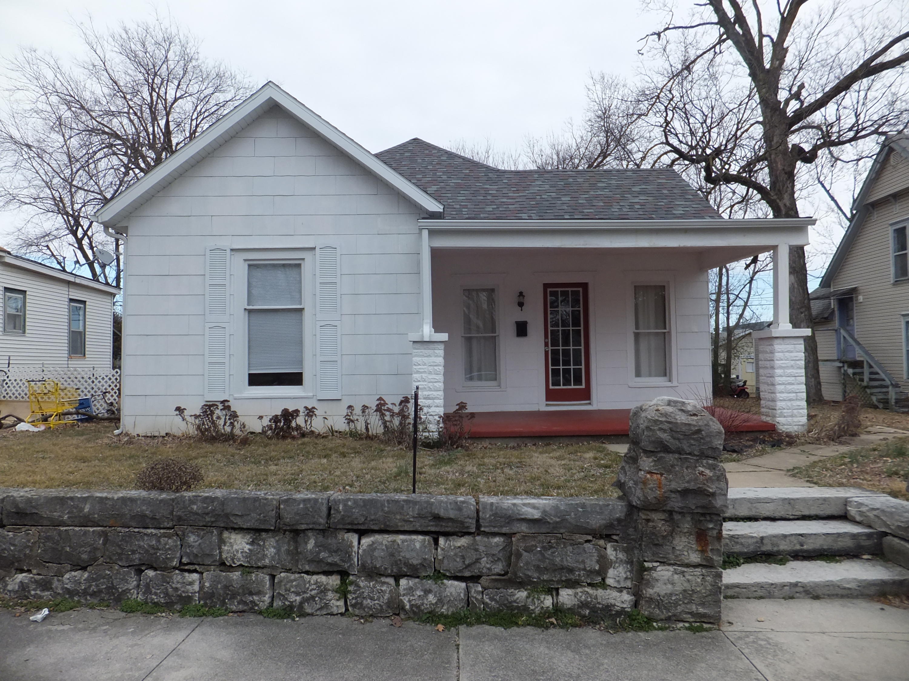 Cute 4bed/2bath home. Recently added carpet and newer root.