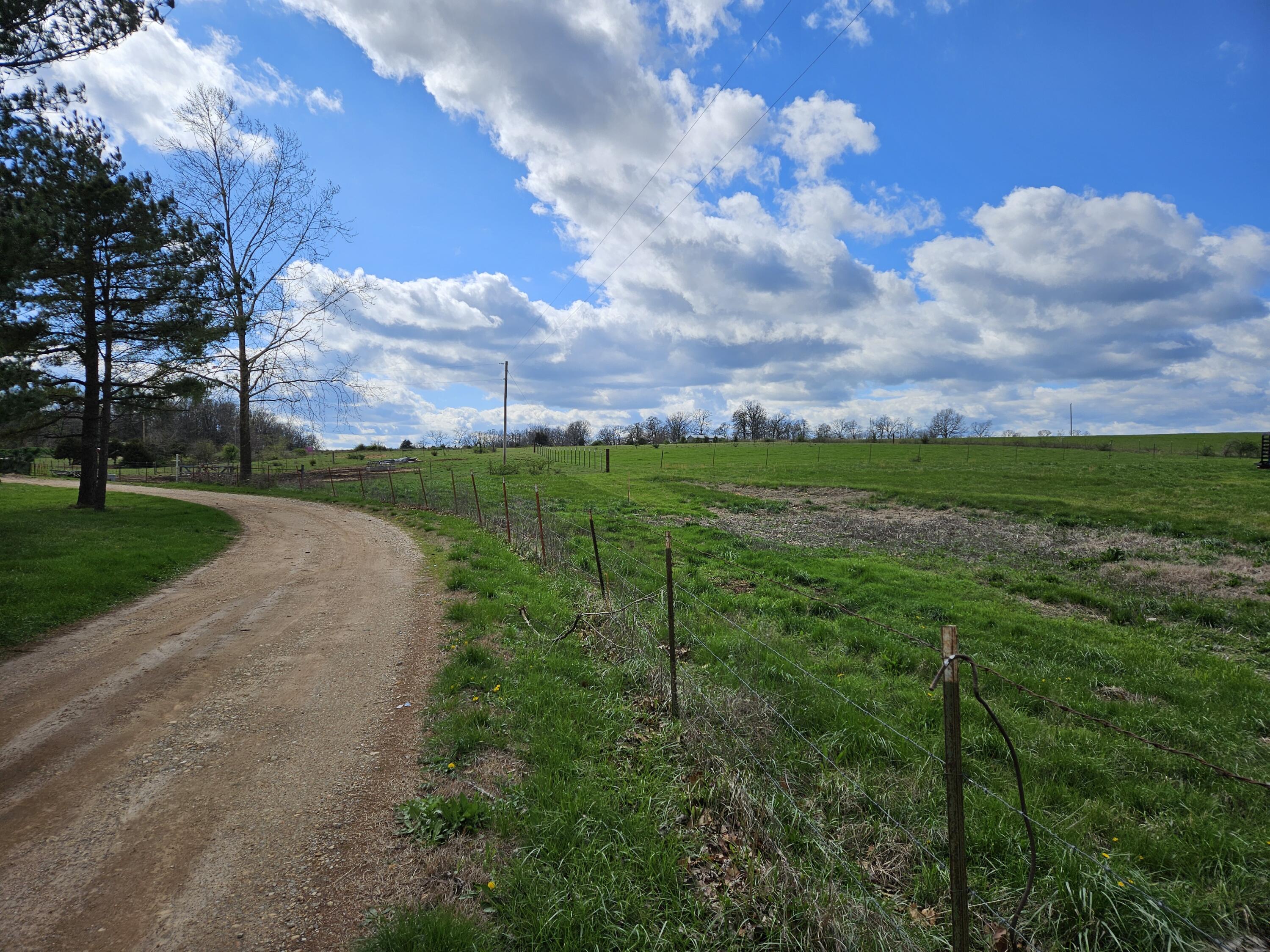 View Aurora, MO 65605 property