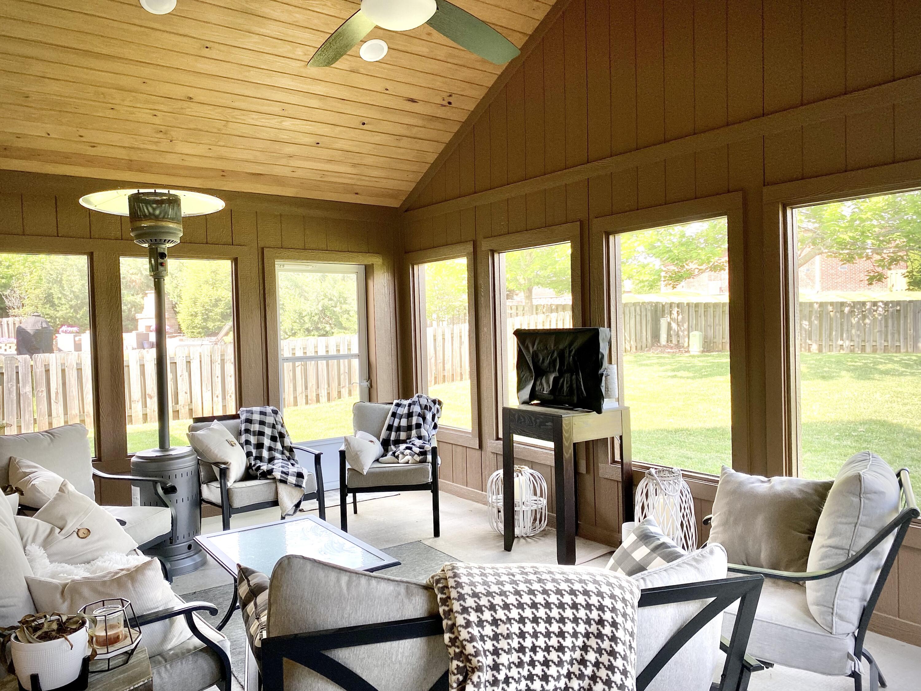 The Lakes Wild Horse - Residential