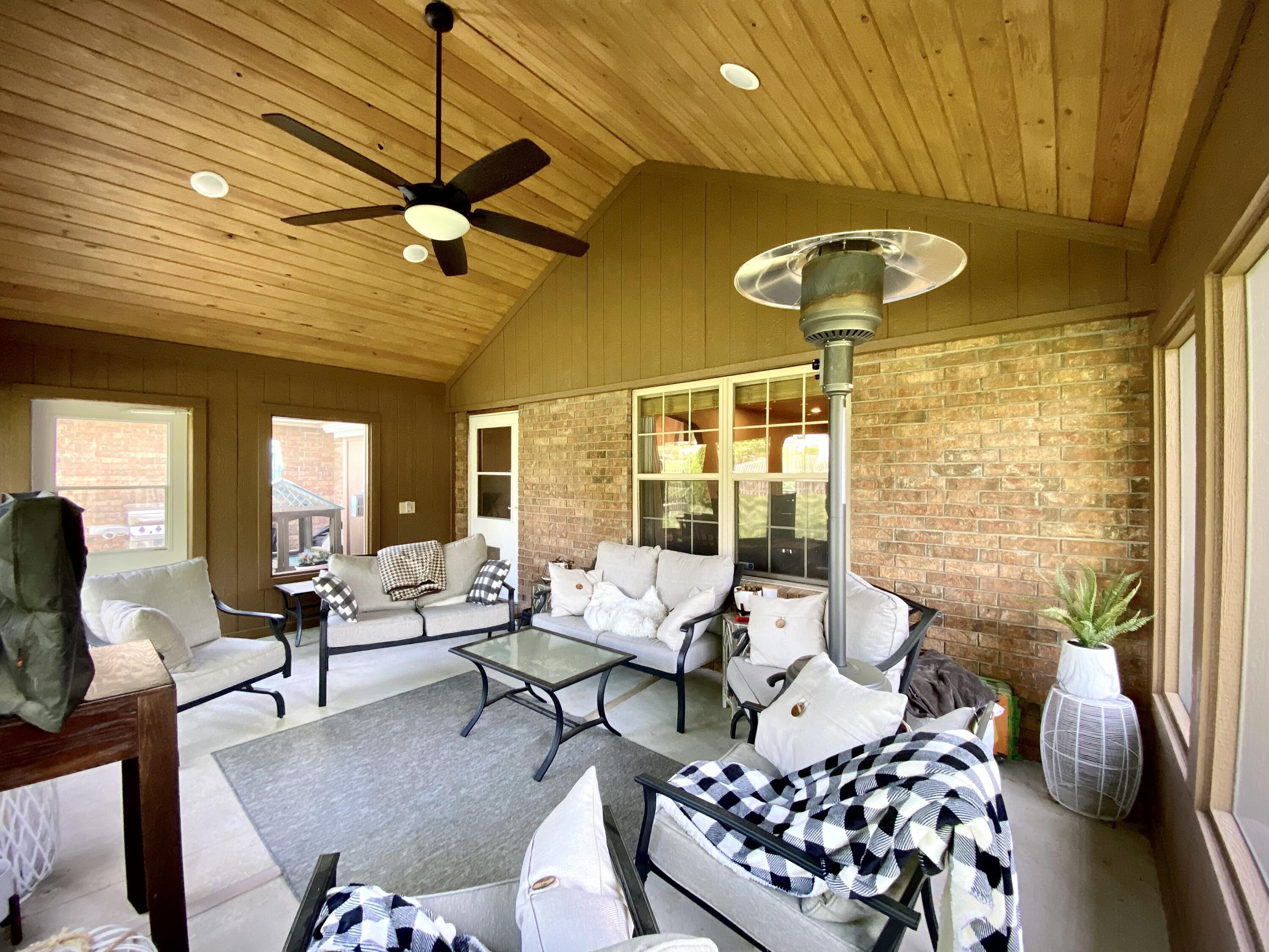 The Lakes Wild Horse - Residential