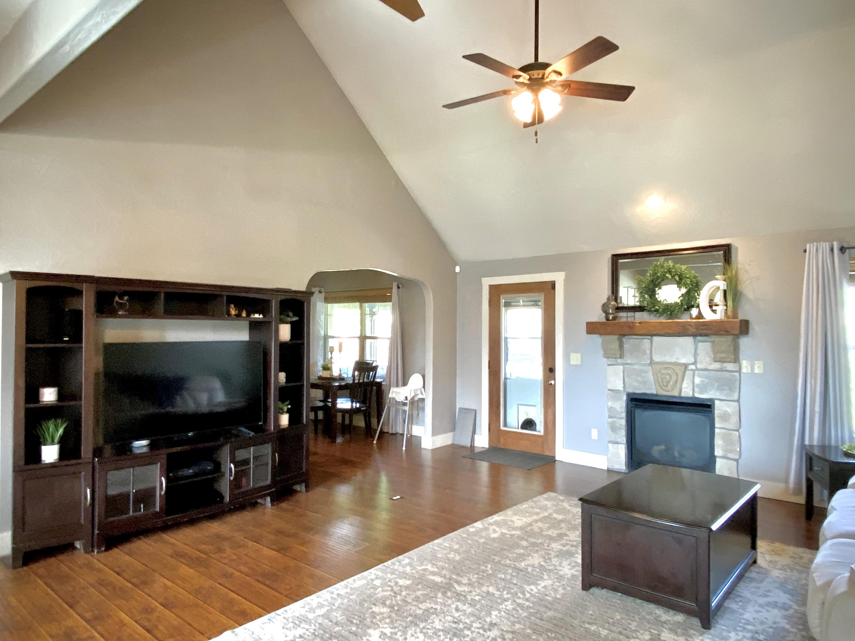 The Lakes Wild Horse - Residential