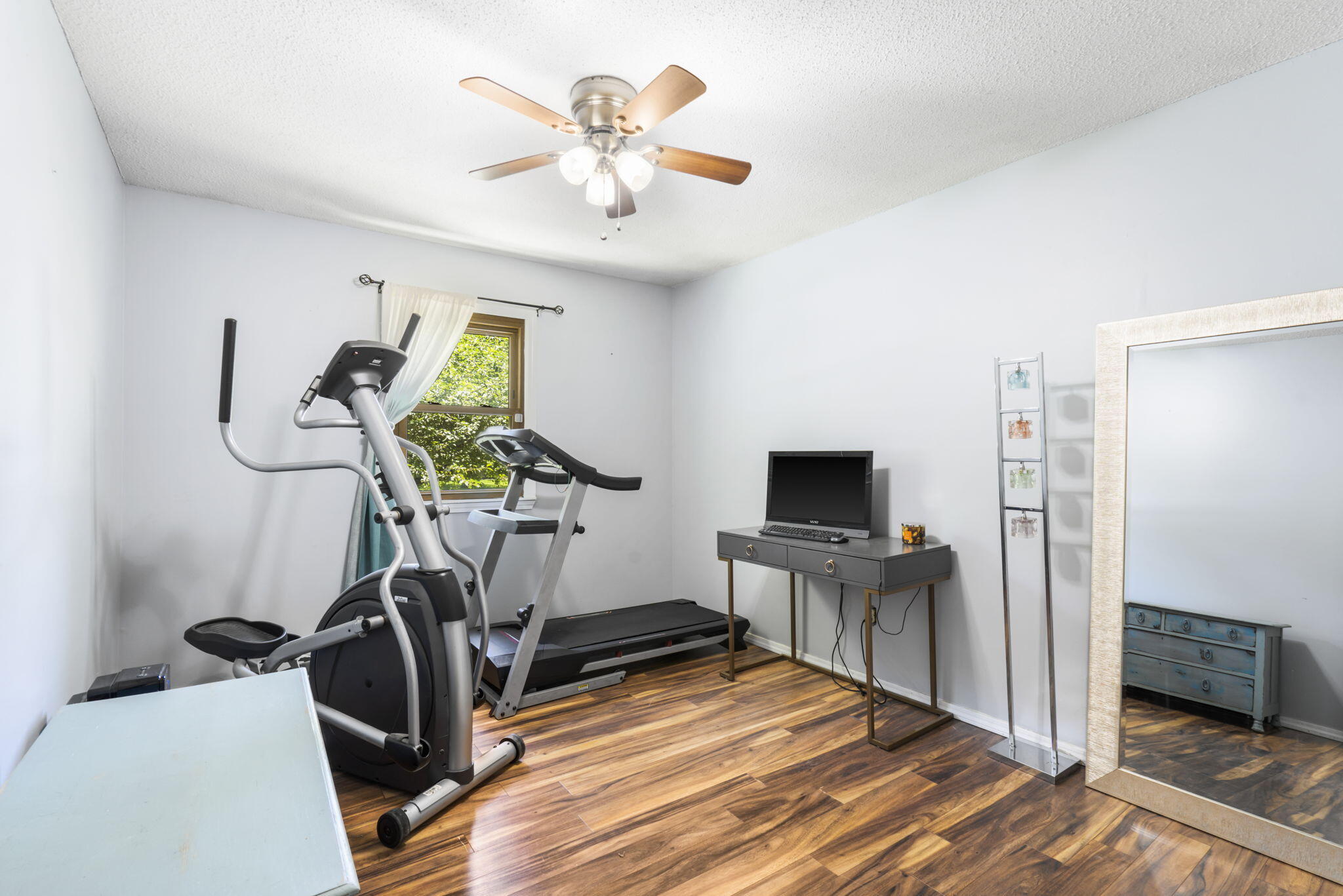 Park Crest Vlg Cir - Residential