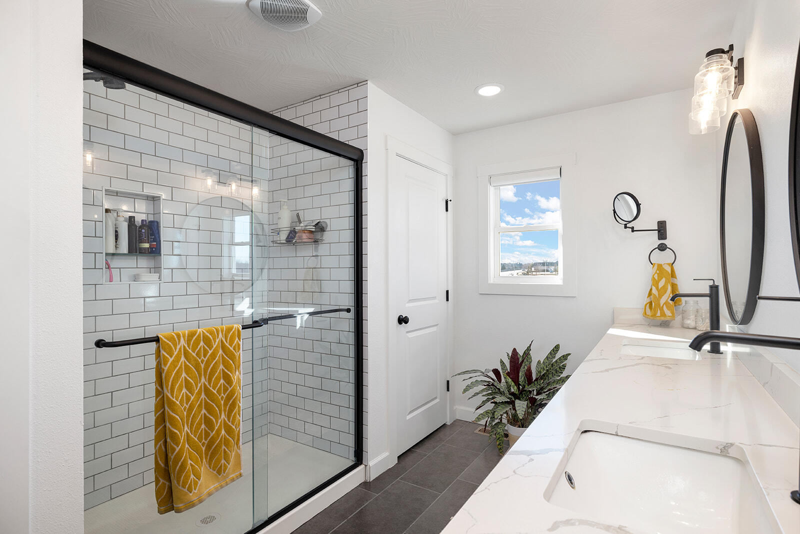The Lakes Wild Horse - Residential