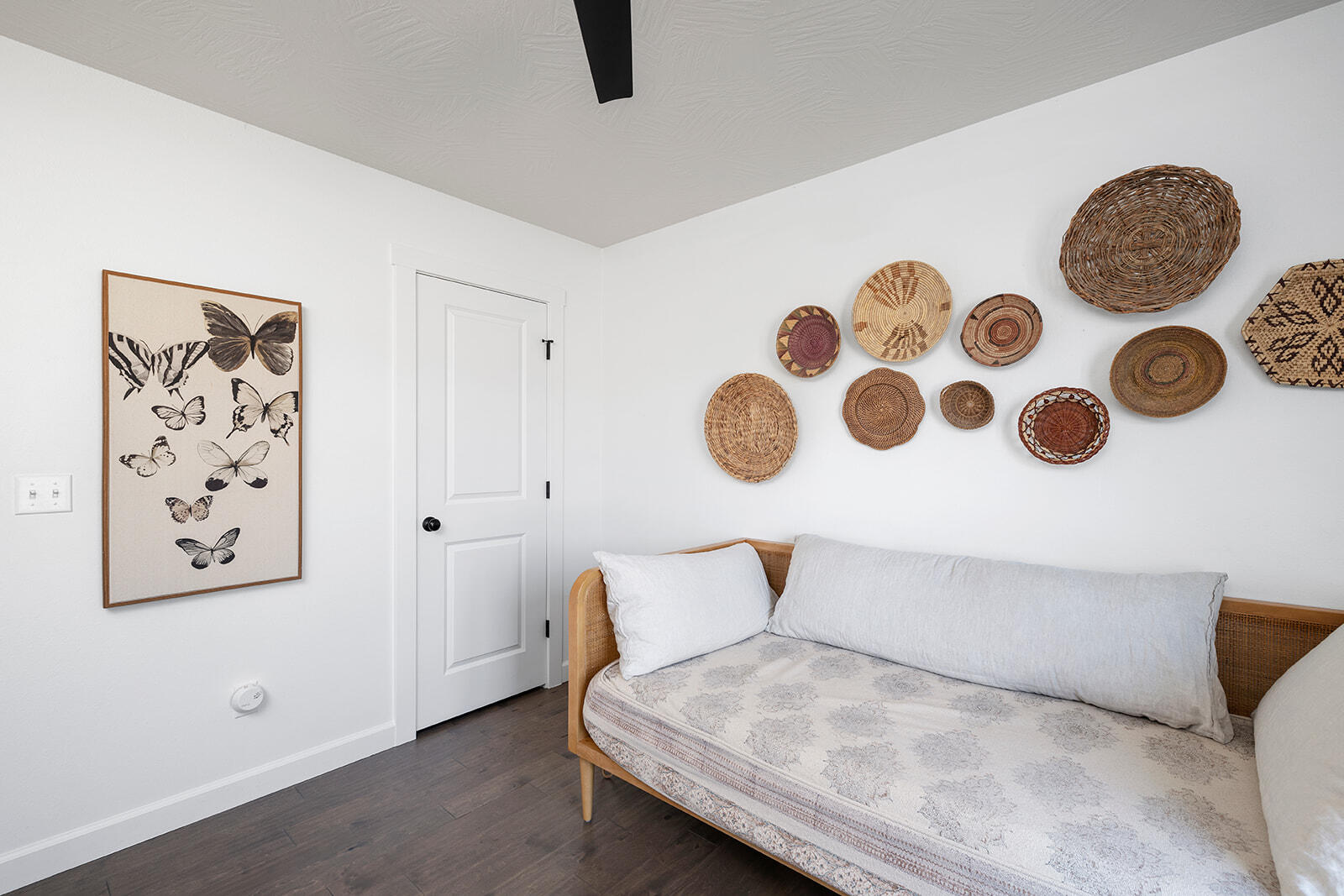 The Lakes Wild Horse - Residential