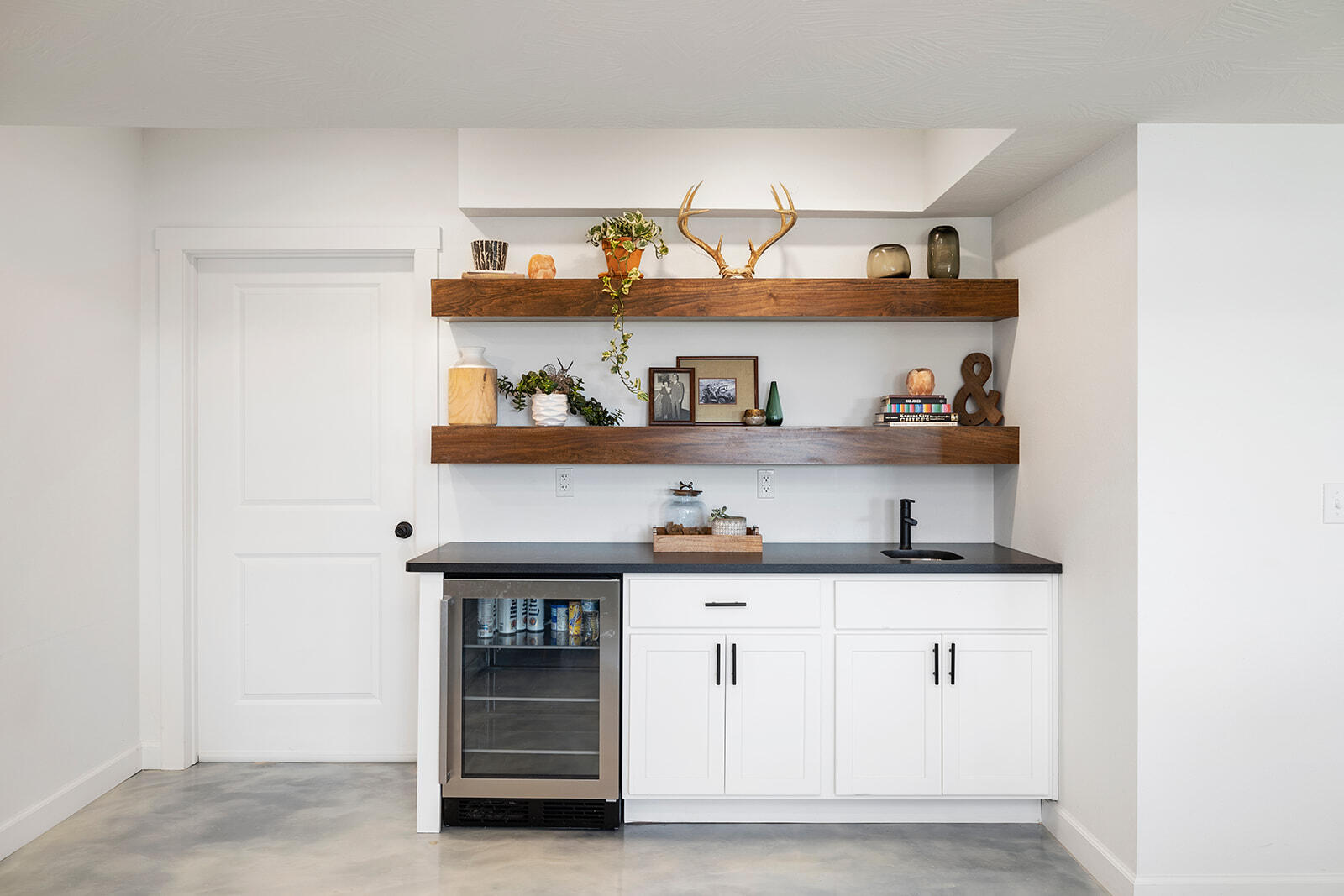 The Lakes Wild Horse - Residential