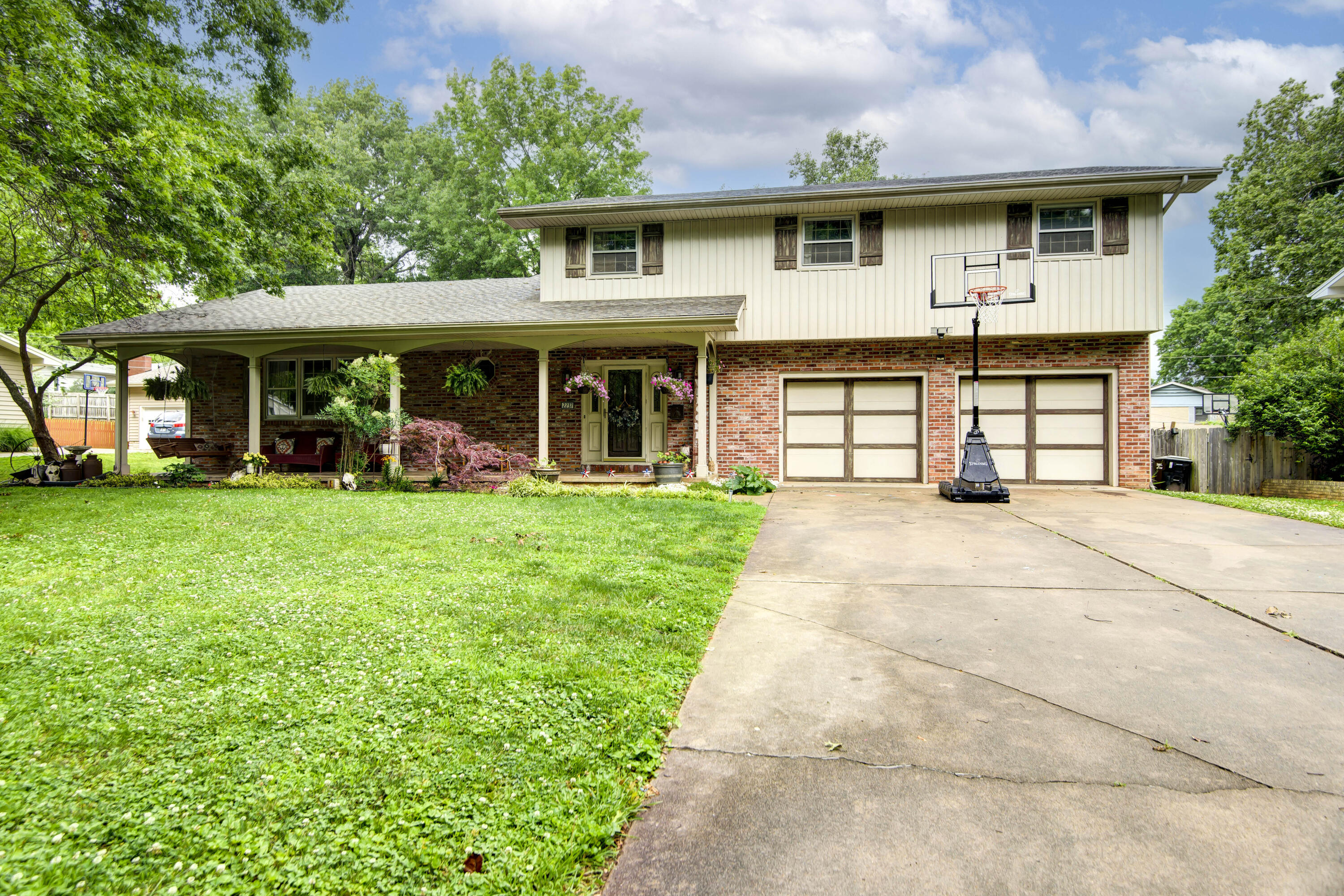 View Springfield, MO 65804 house