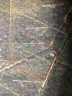 Approx 6 acres with electricity and an older travel trailer.Great hunting. Land joins the Corp of Engineers property and is close to Pomme de Terre River where it goes in to Truman Lake.