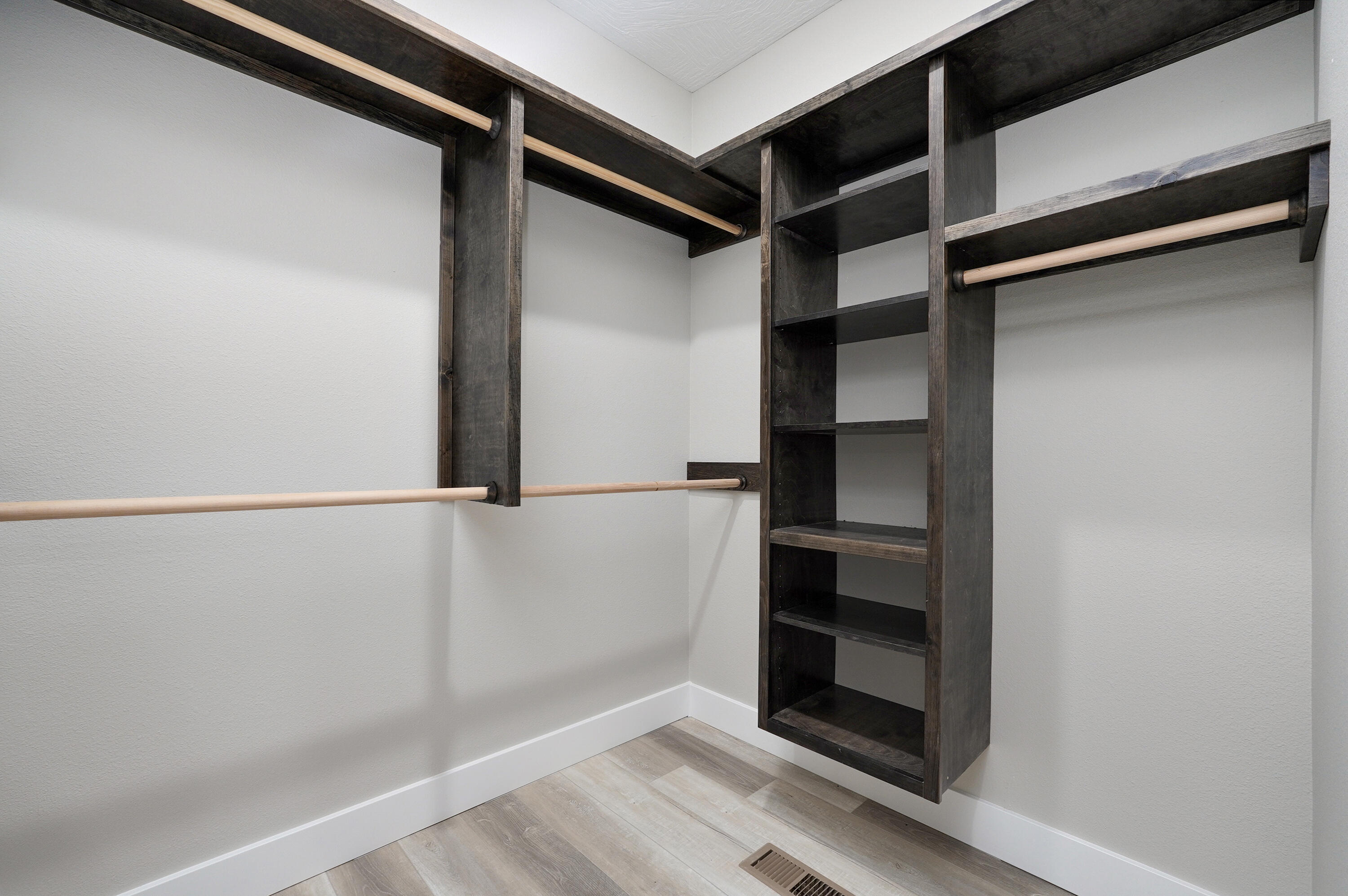 Woodcrest Est - Residential