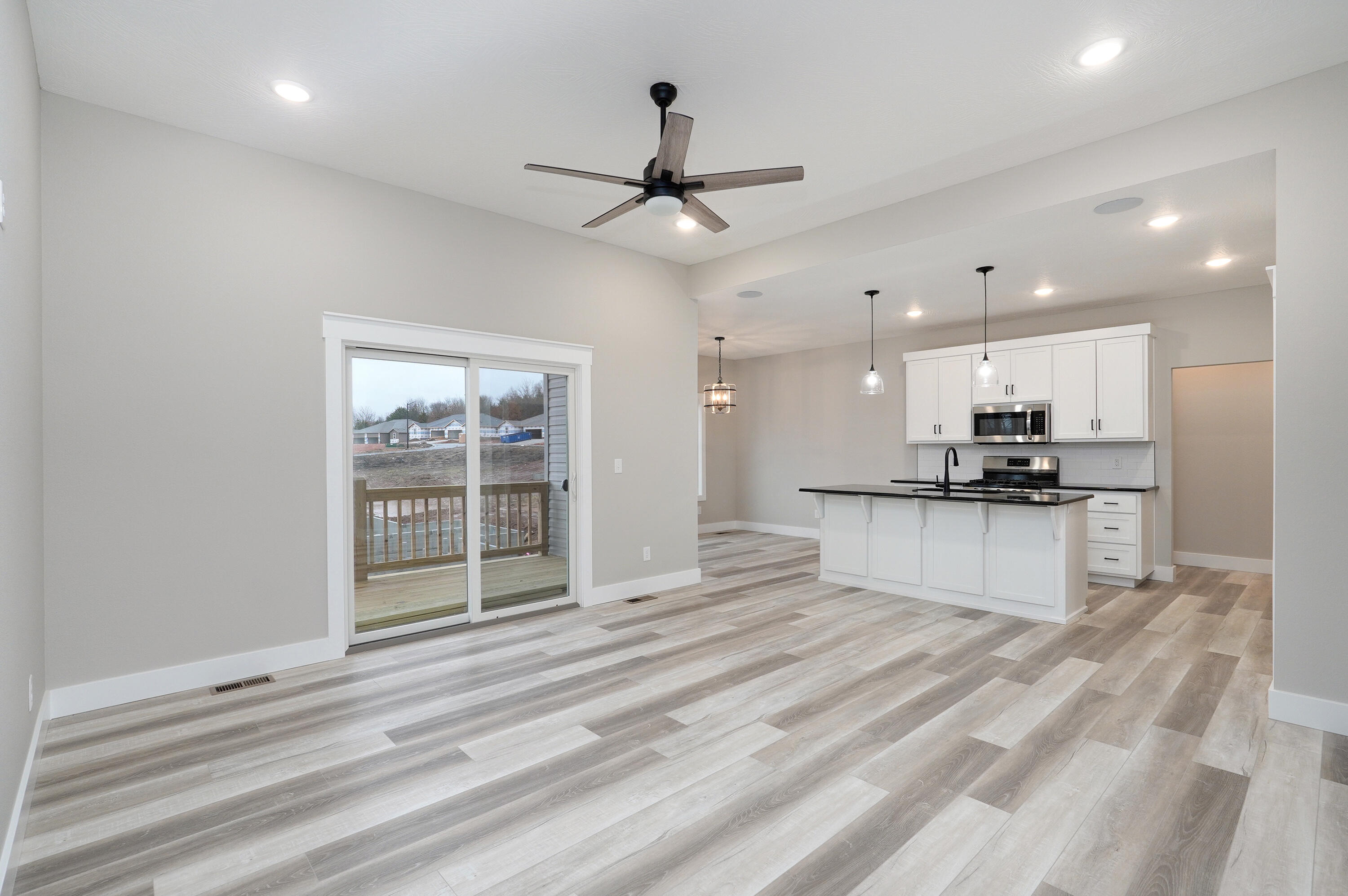 Woodcrest Est - Residential