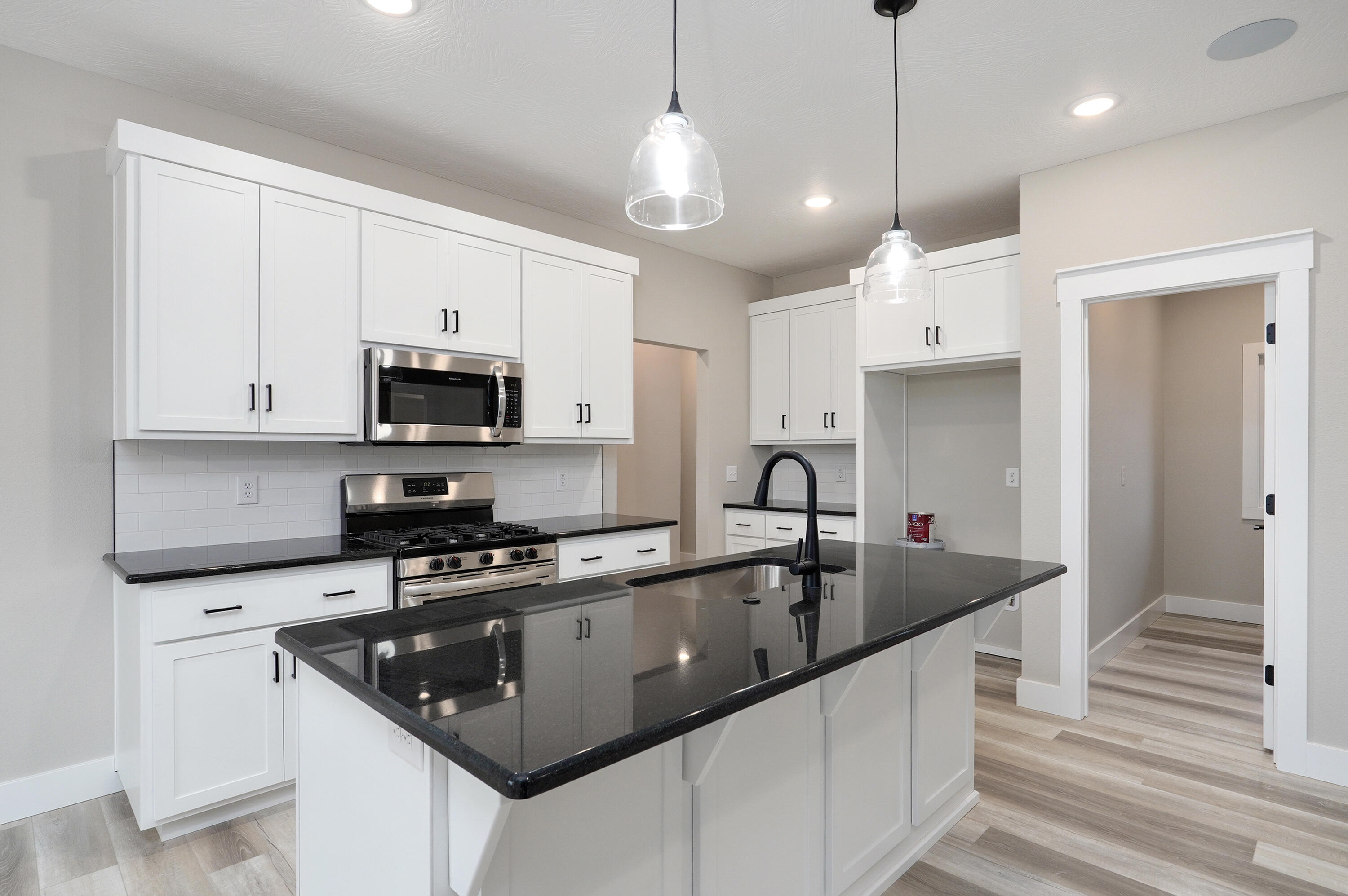 Woodcrest Est - Residential