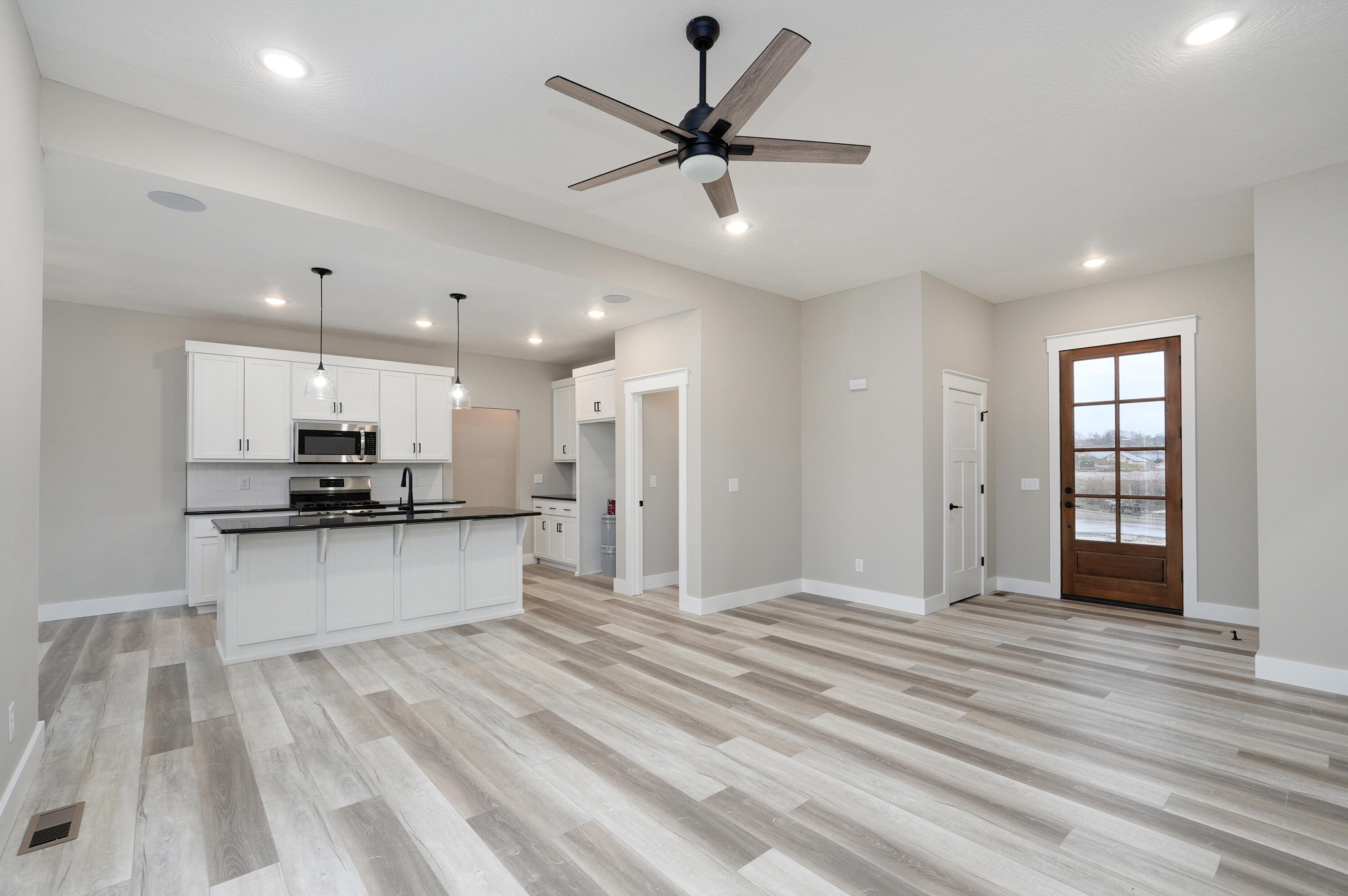 Woodcrest Est - Residential