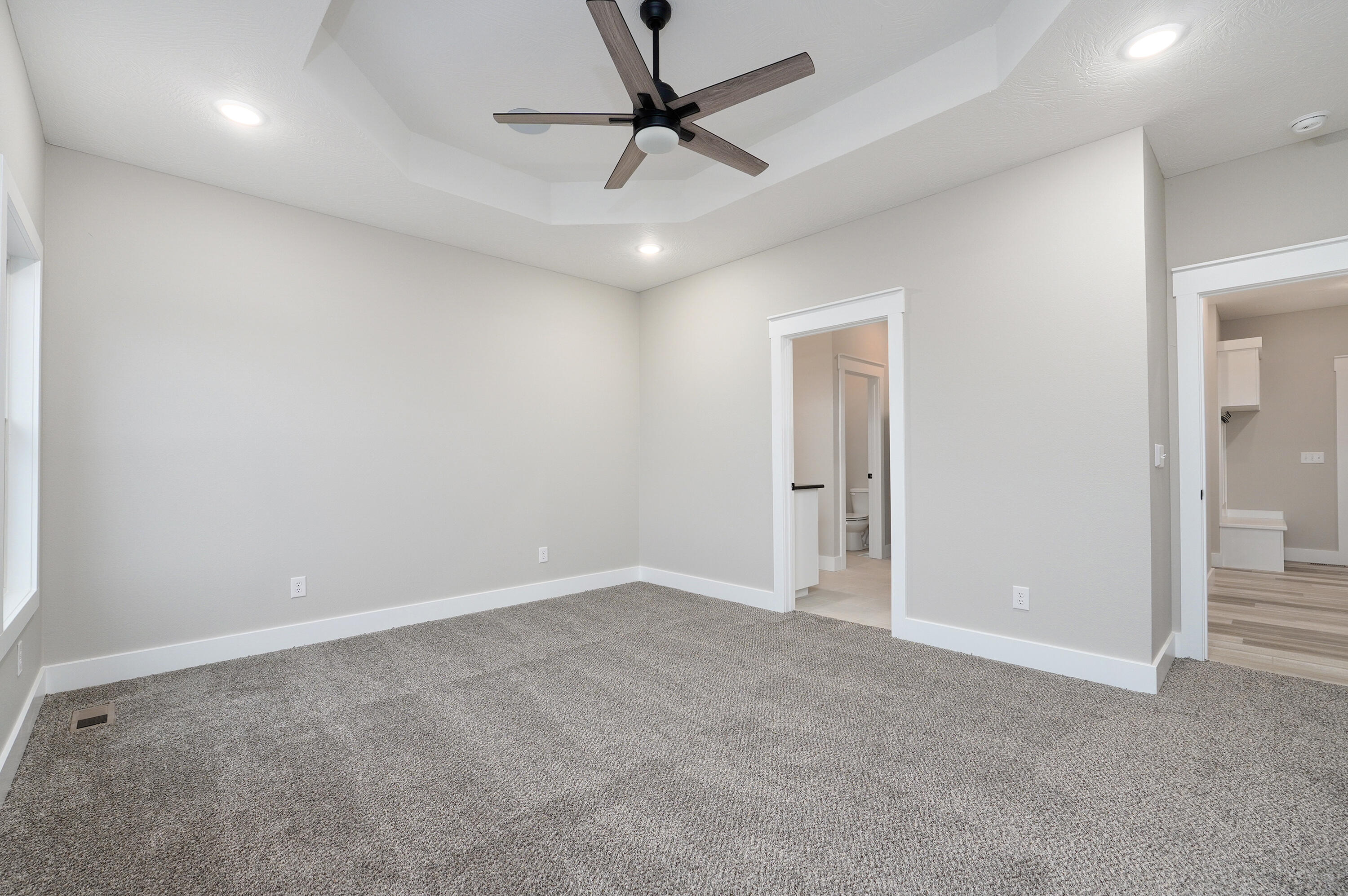 Woodcrest Est - Residential